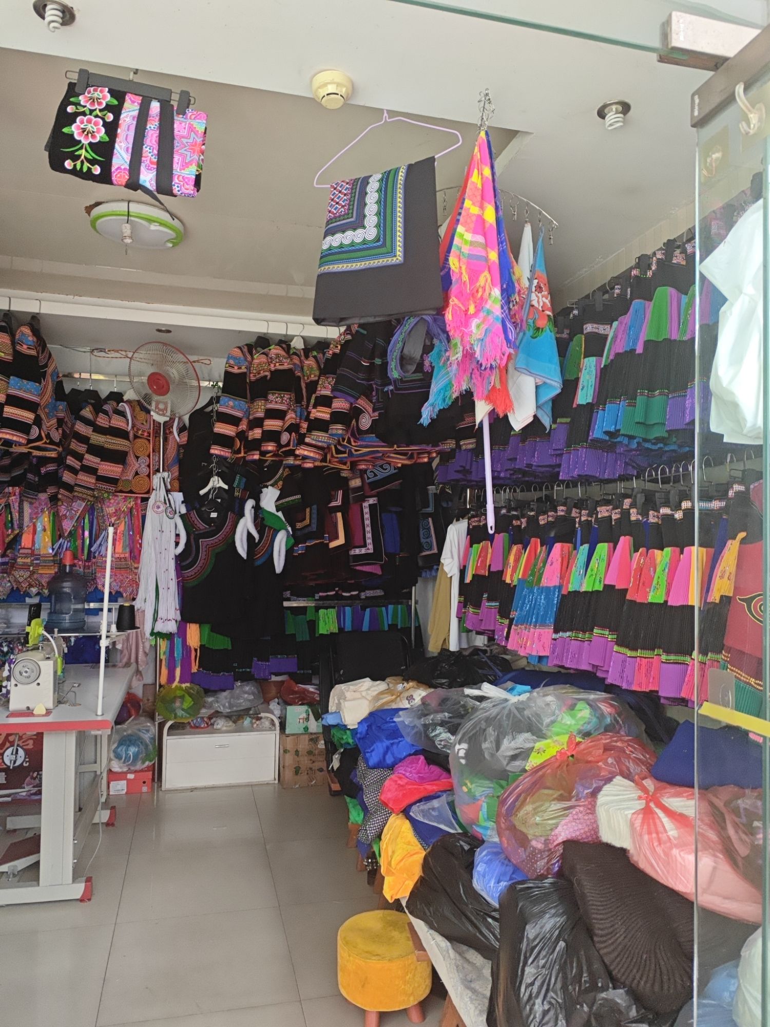 阿琪毛毛彝族服饰