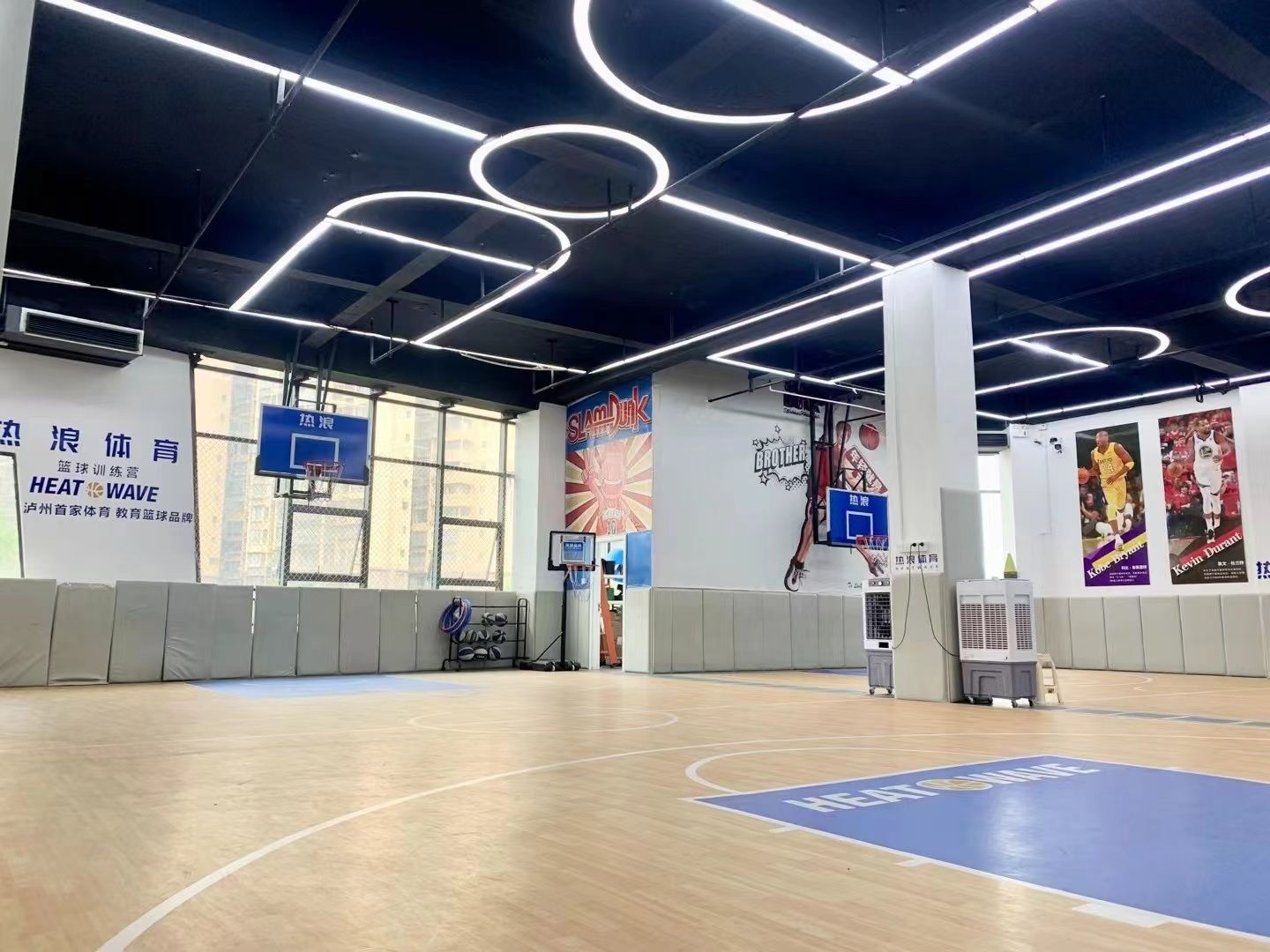 热浪体育篮球训练营(环球广场店)