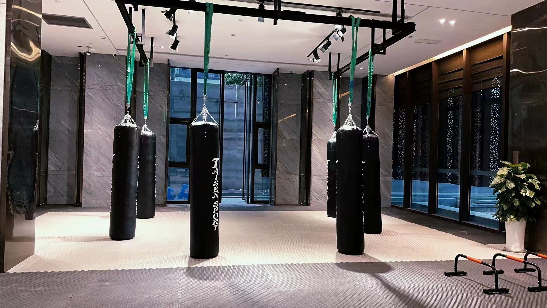 场地封面-钛浪健身