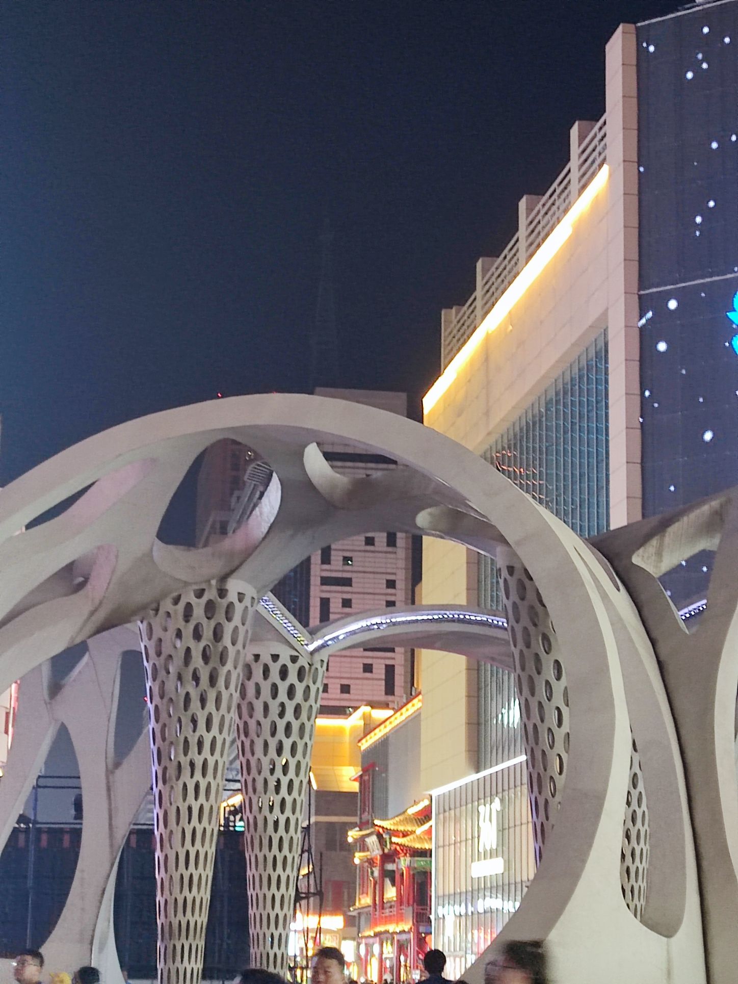 湾里庙水幕广场旅行图片 3