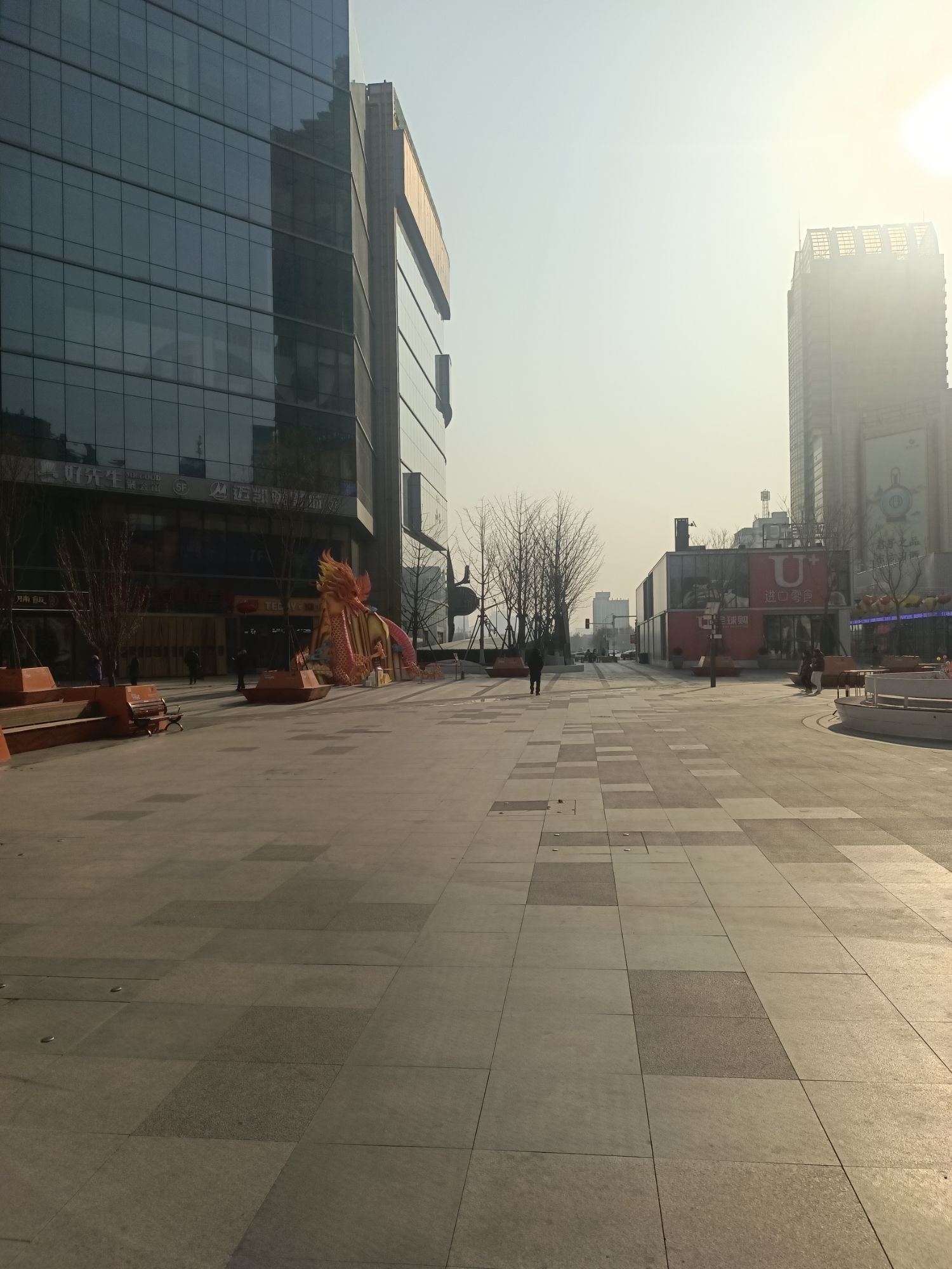 湾里庙水幕广场旅行图片 3