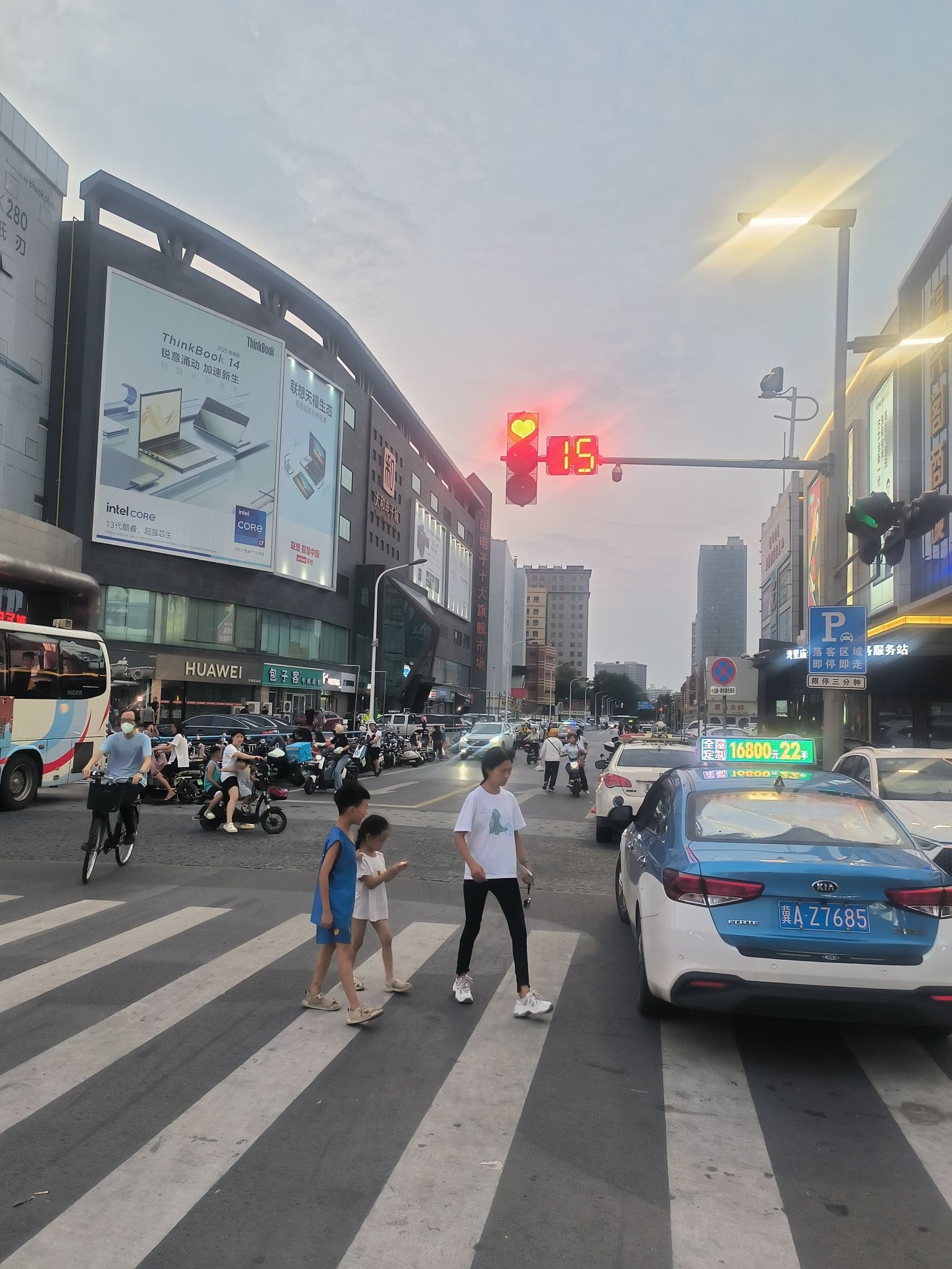 湾里庙水幕广场旅行图片 3