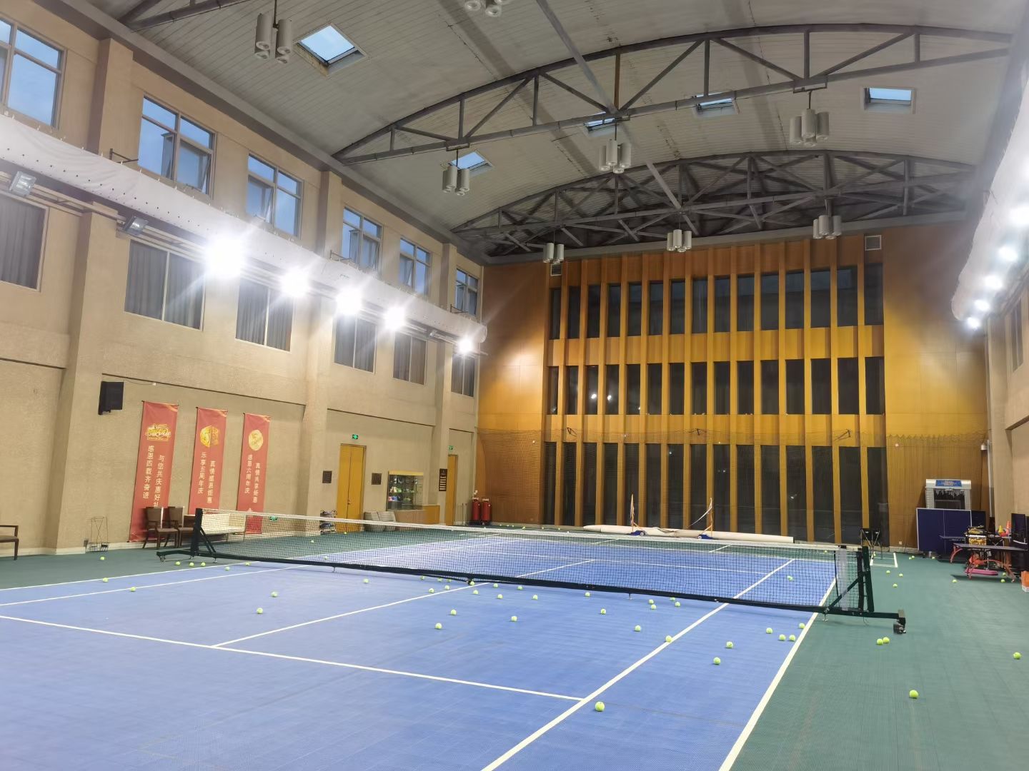 场地封面-名华四季酒店网球馆