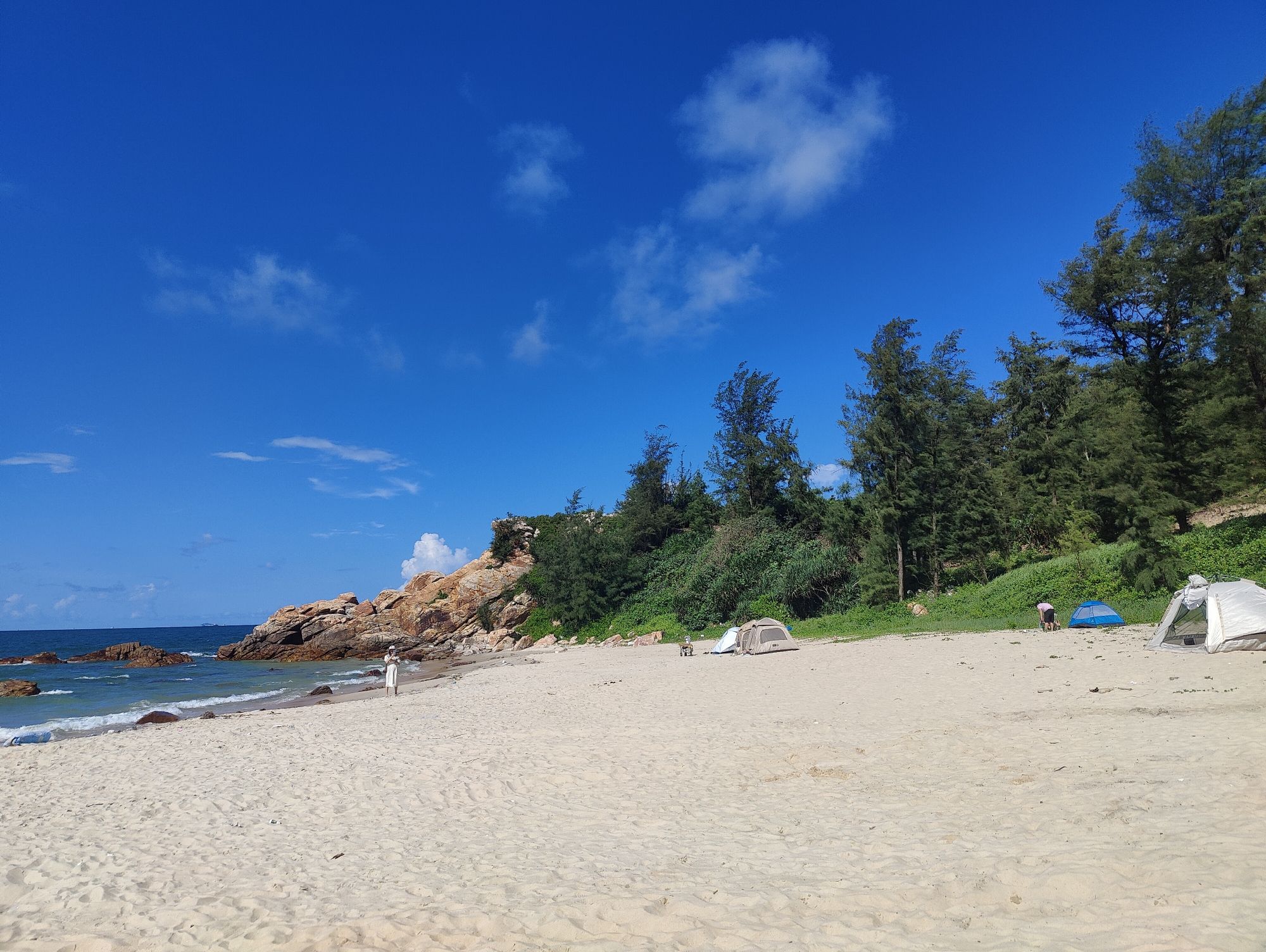 伴山海景露营新基地