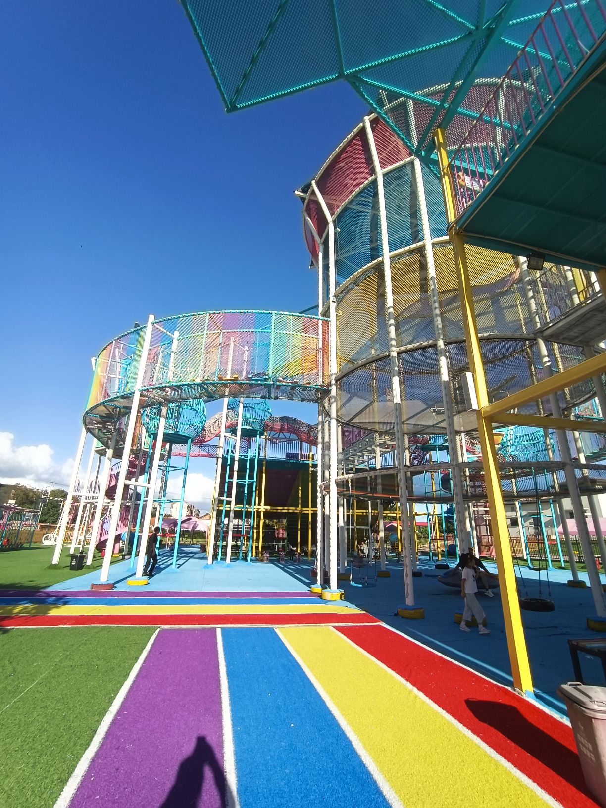 场地封面-嗨享乐无动力亲子乐园(三新汇开元里店)