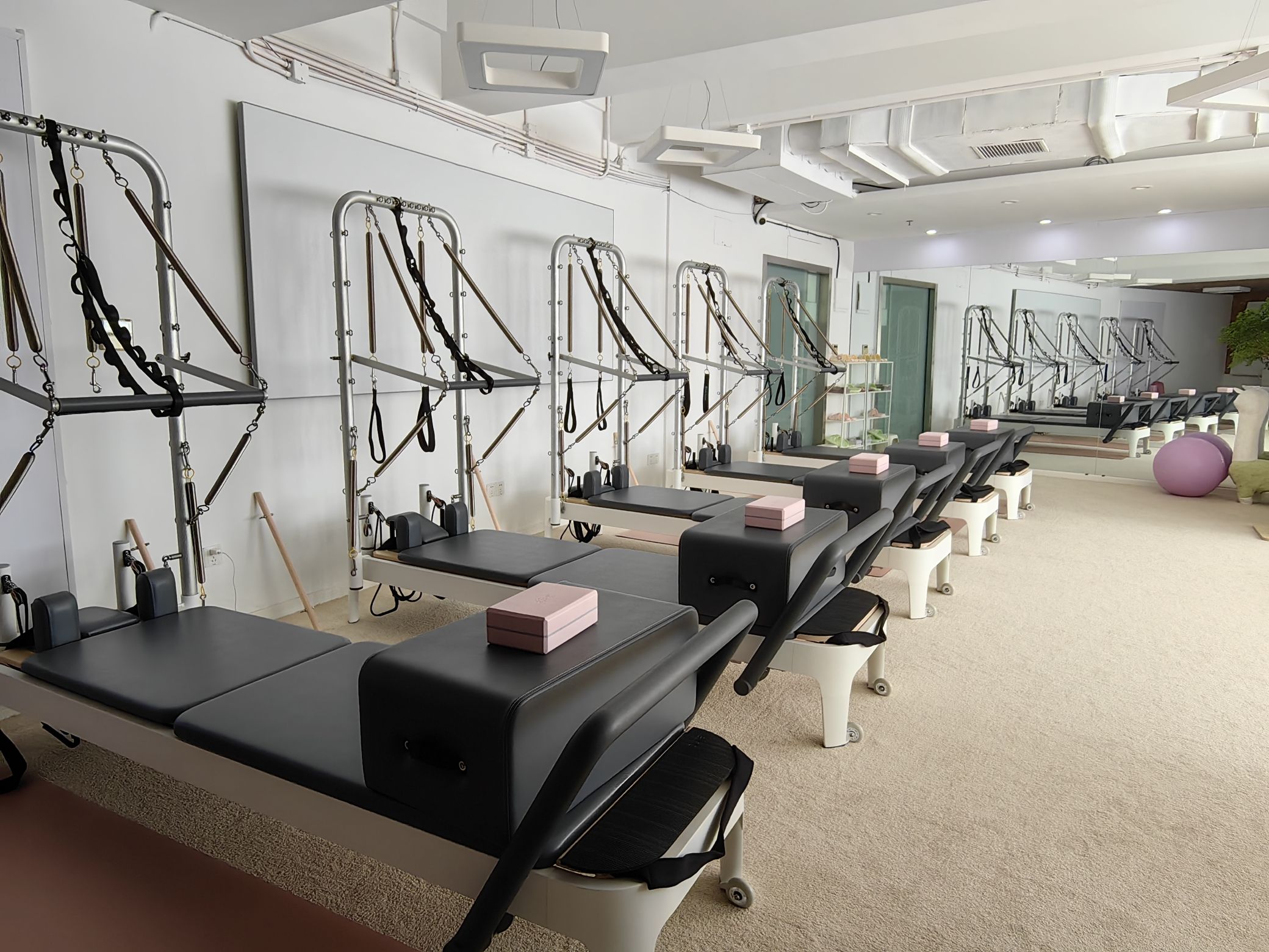 场地封面-Pretty MM纯正普拉提