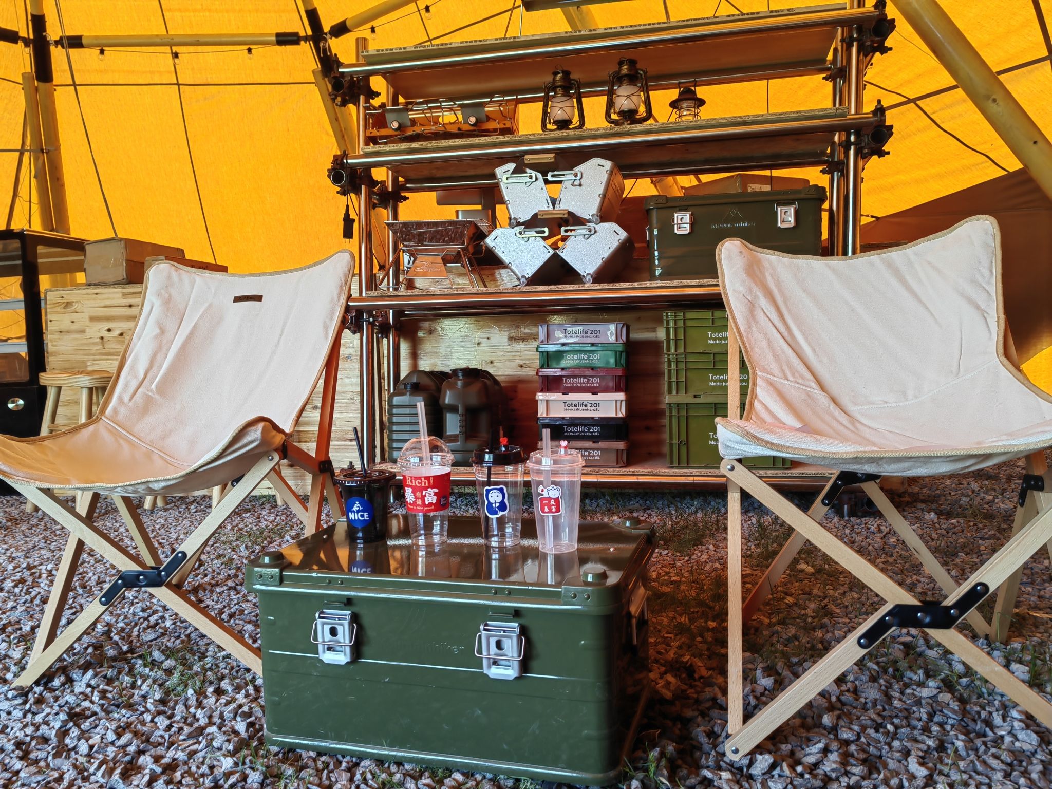 旷野人生露营地