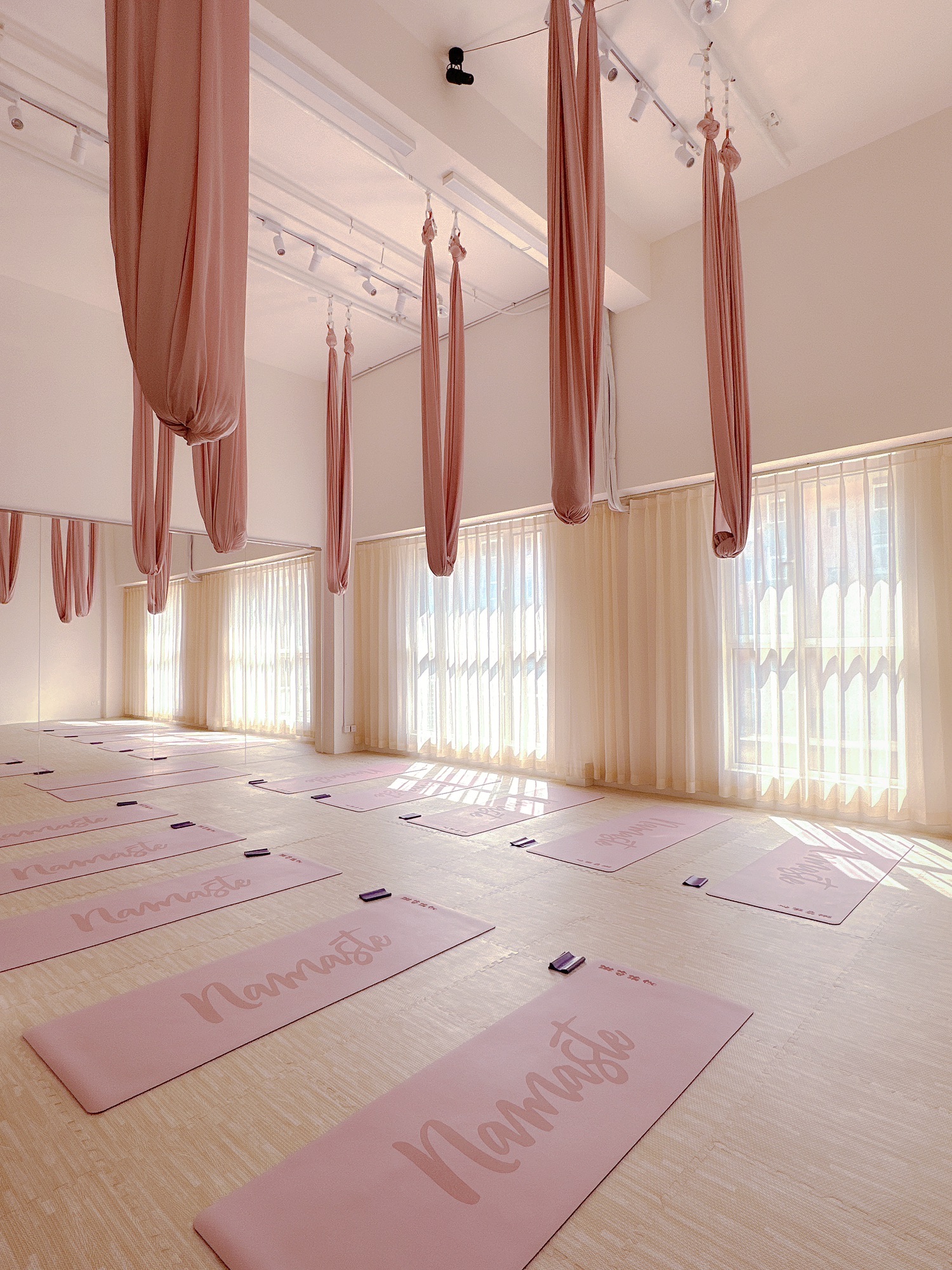 场地封面-琳姿瑜伽空中美学馆