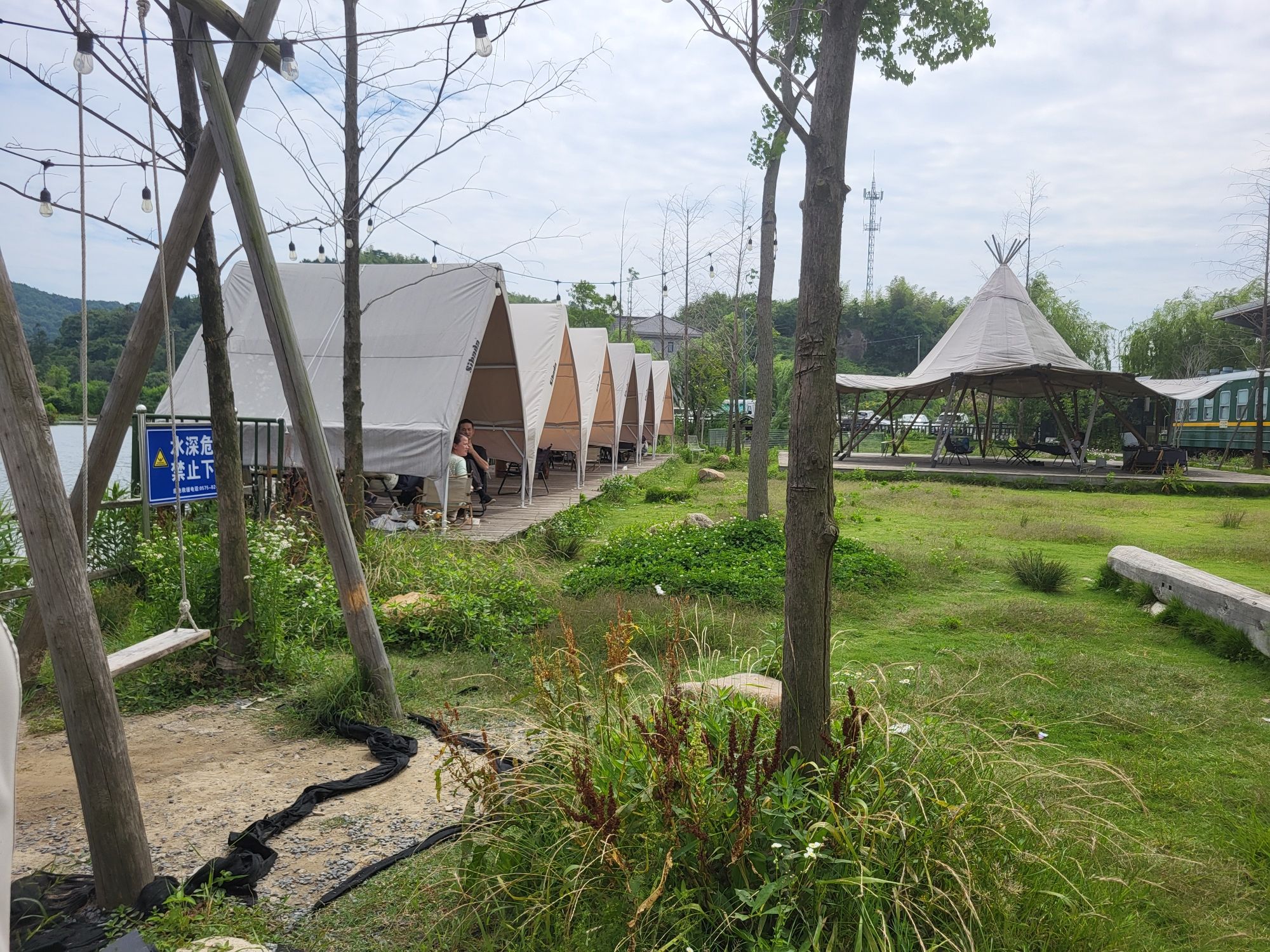 白马春晖苦甜列车营地