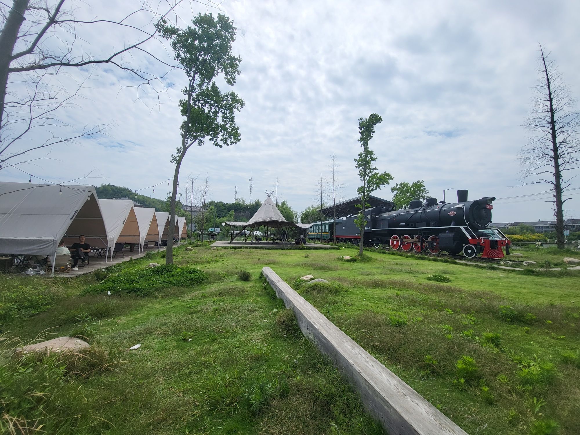 白马春晖苦甜列车营地