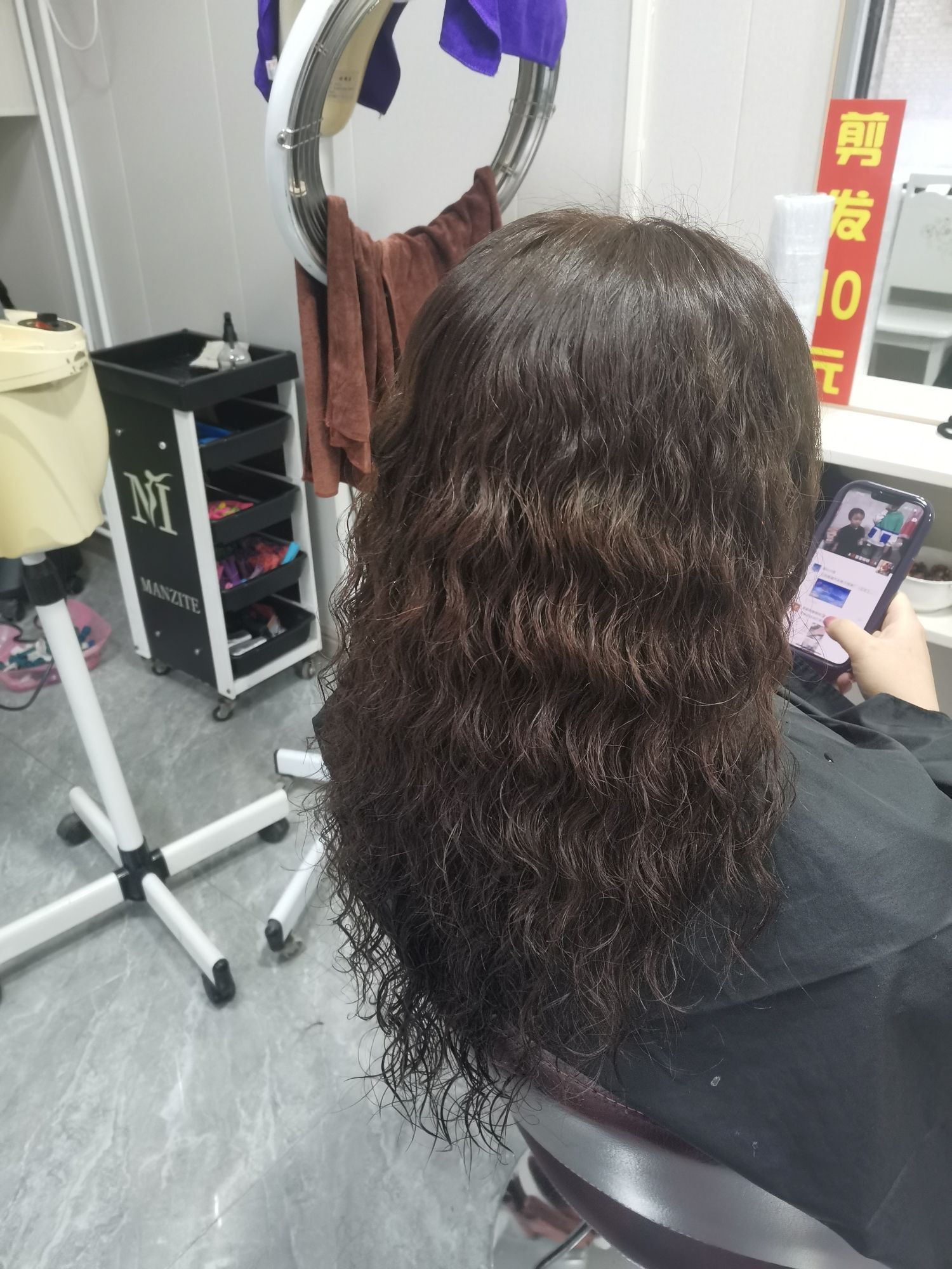 婷子美发内部环境