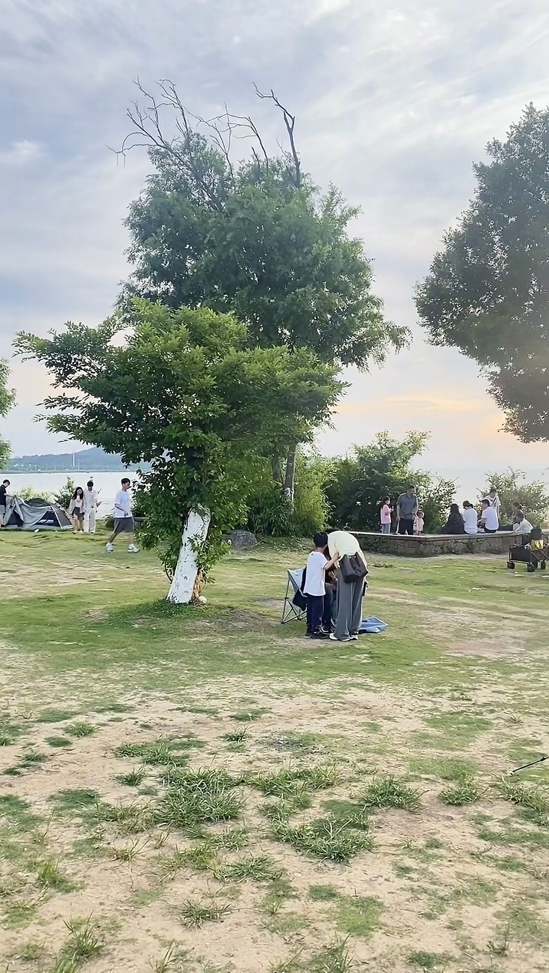 堂里湖畔夕阳营地观景点旅行图片 3
