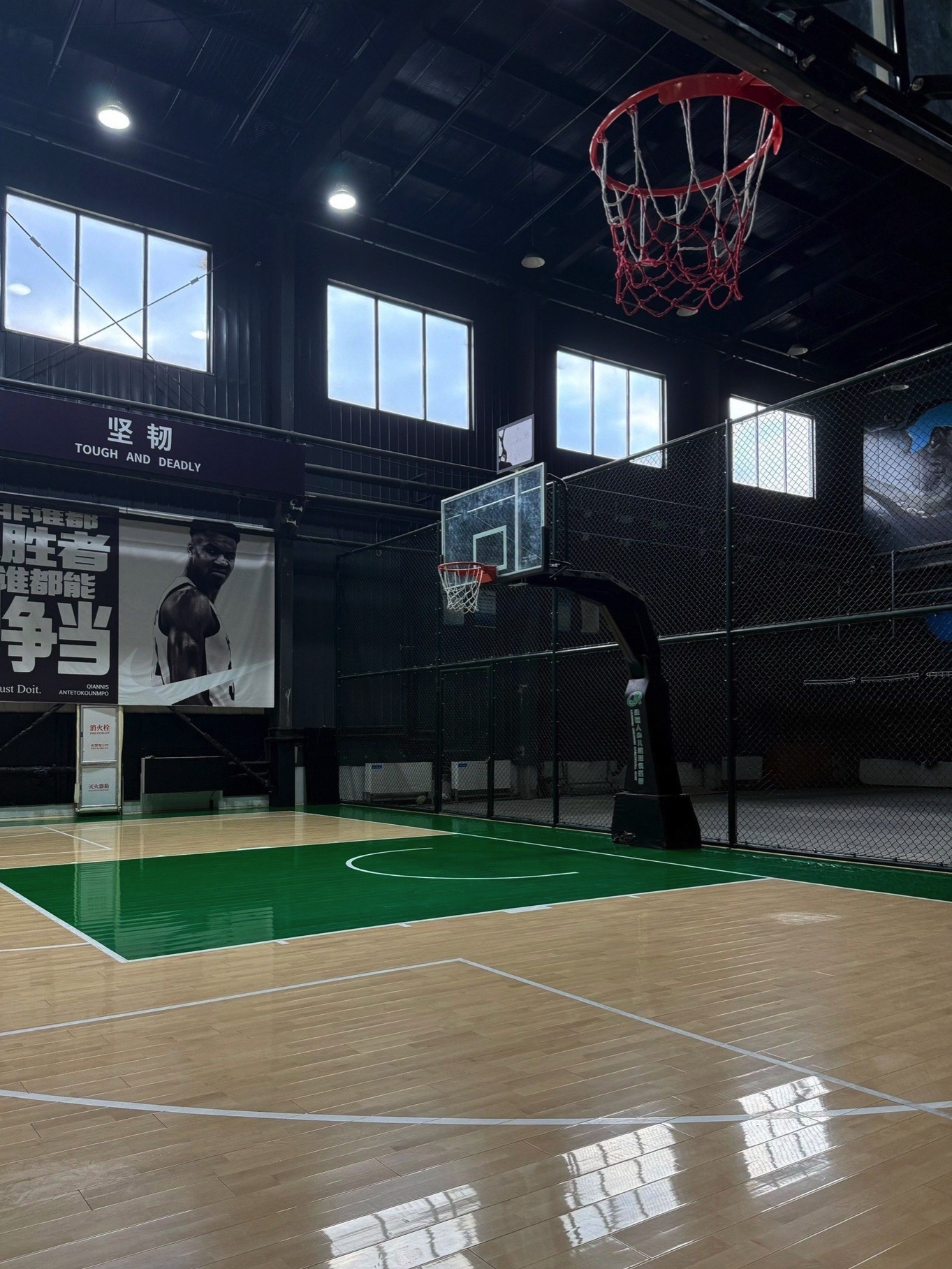 绿巨人少儿篮球俱乐部(星东天地生活购物广场店)