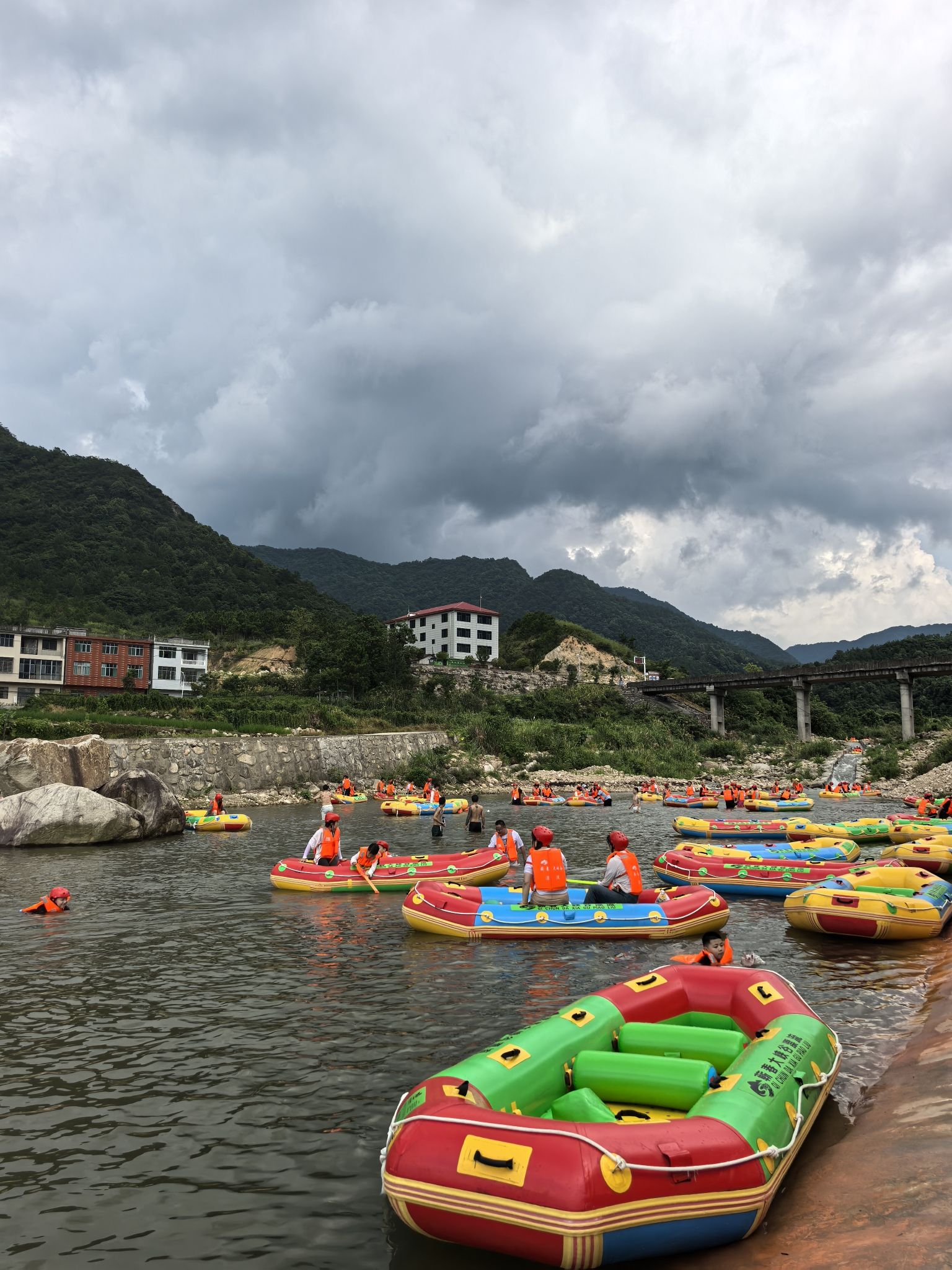 蕲春大峡谷漂流
