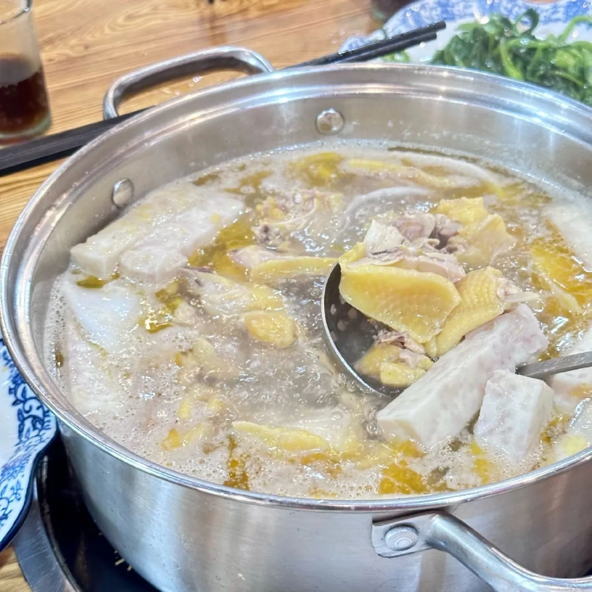 梁城椰子鸡(兴隆店)