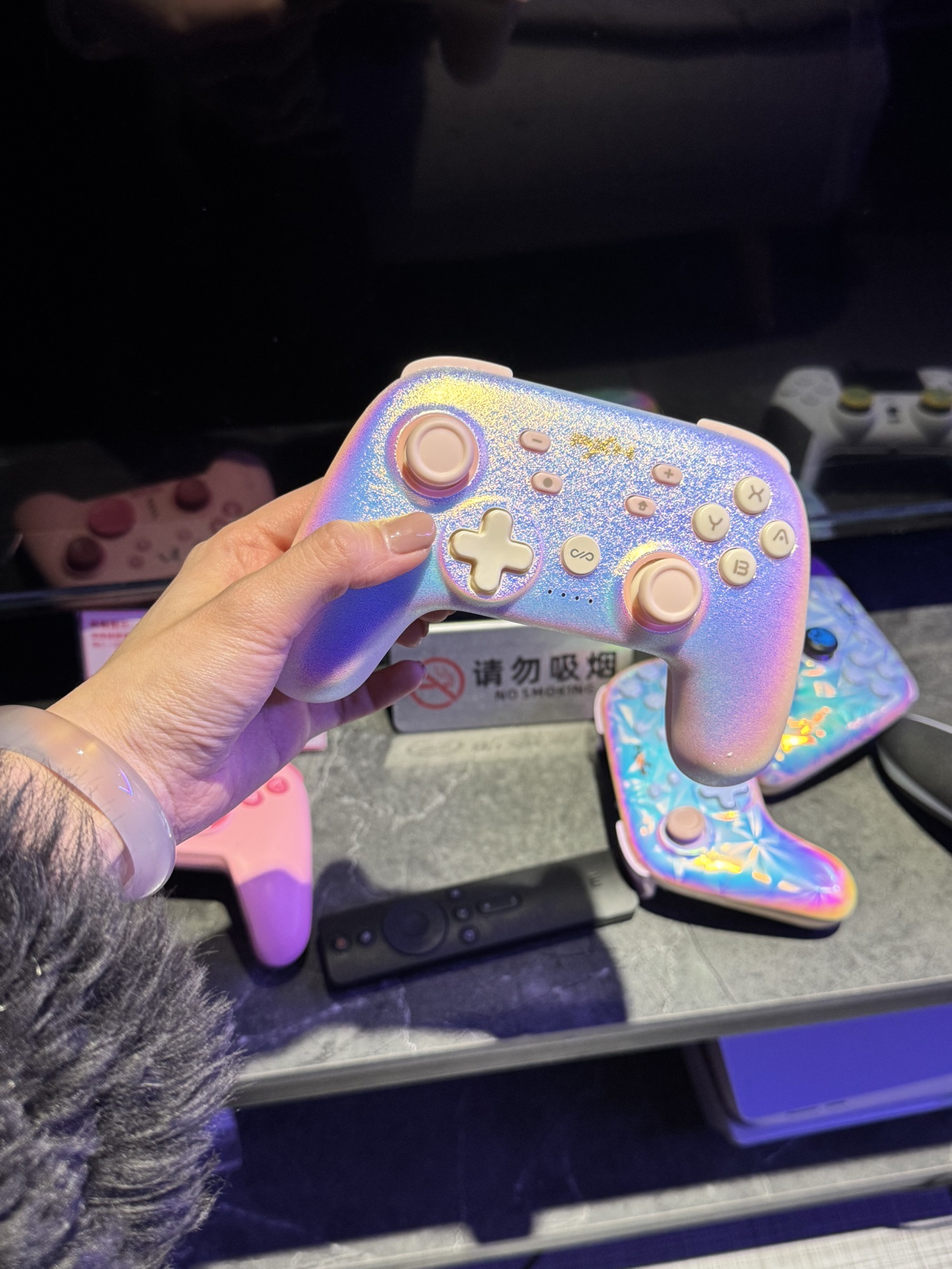 引力奇点电玩社·PS5·Switch手柄主机游戏馆(万达广场店)