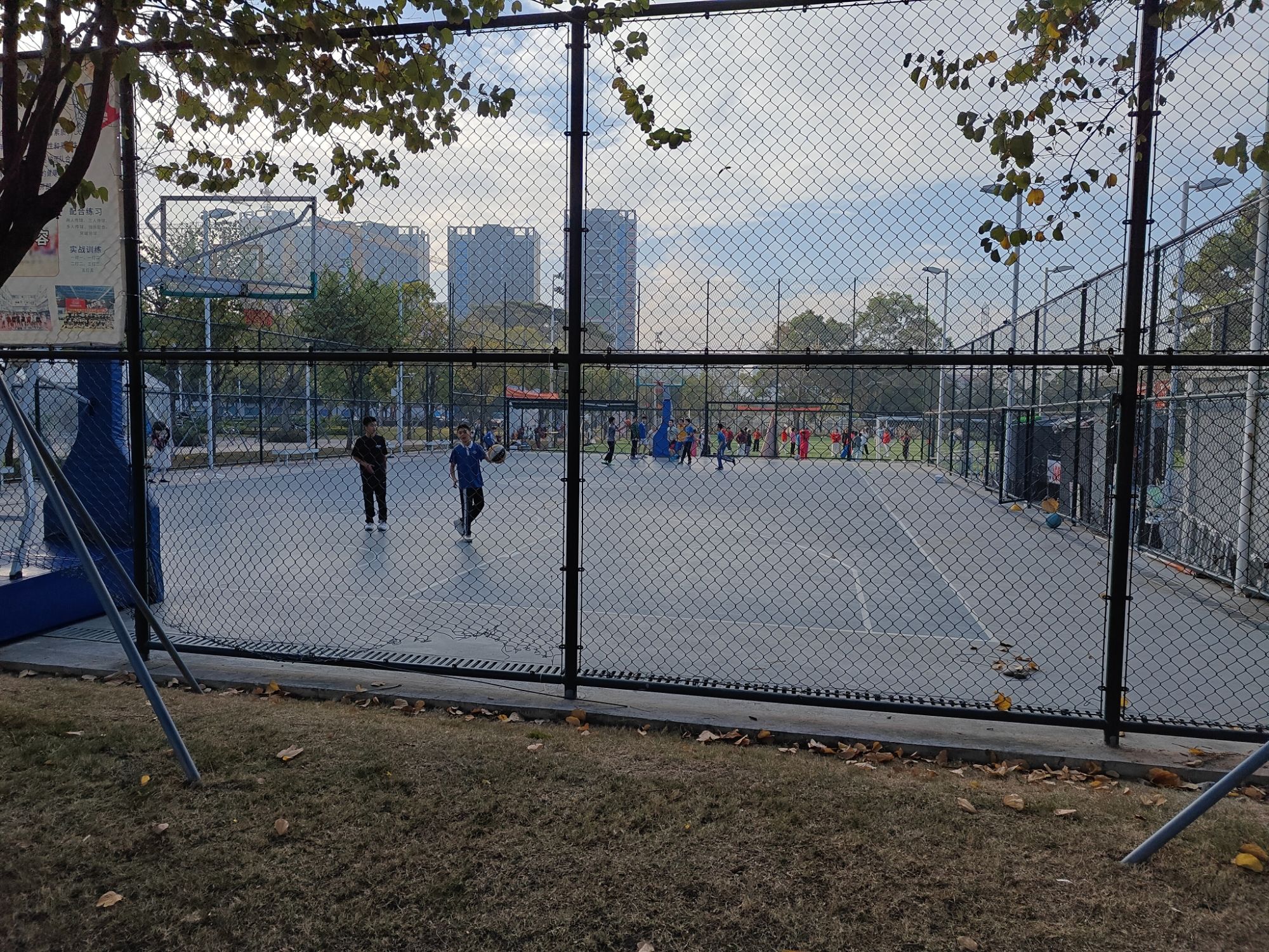 场地封面-制高点中心公园篮球场