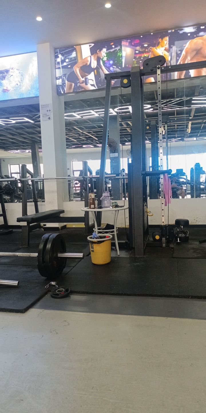 悦澜体育游泳健身