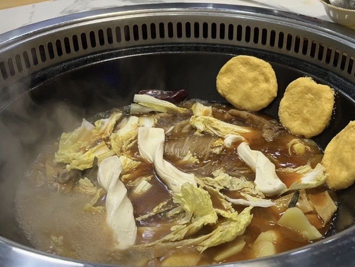 大东北铁锅炖(航天云海台店)