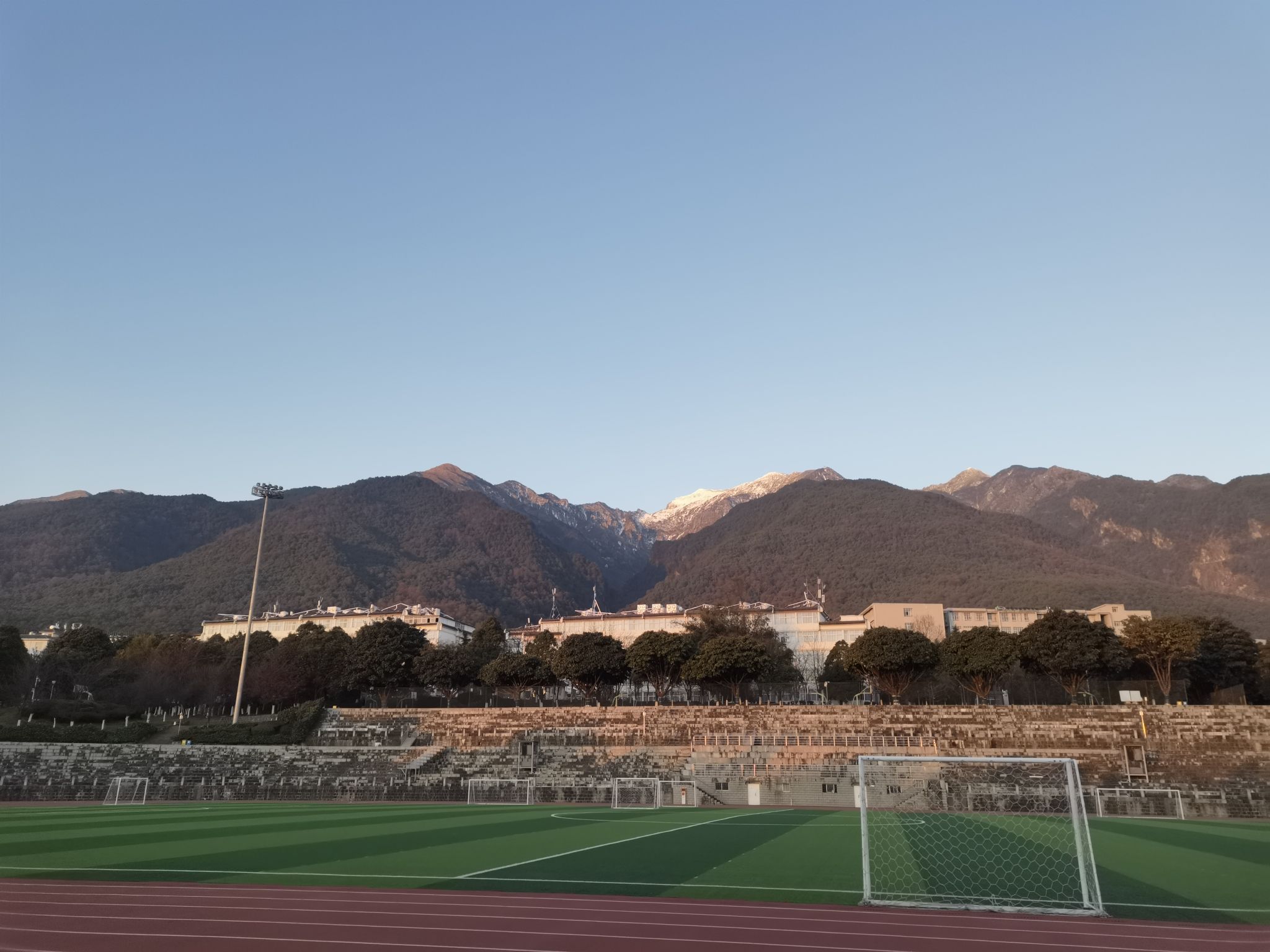 大理大学古城校区南运动场