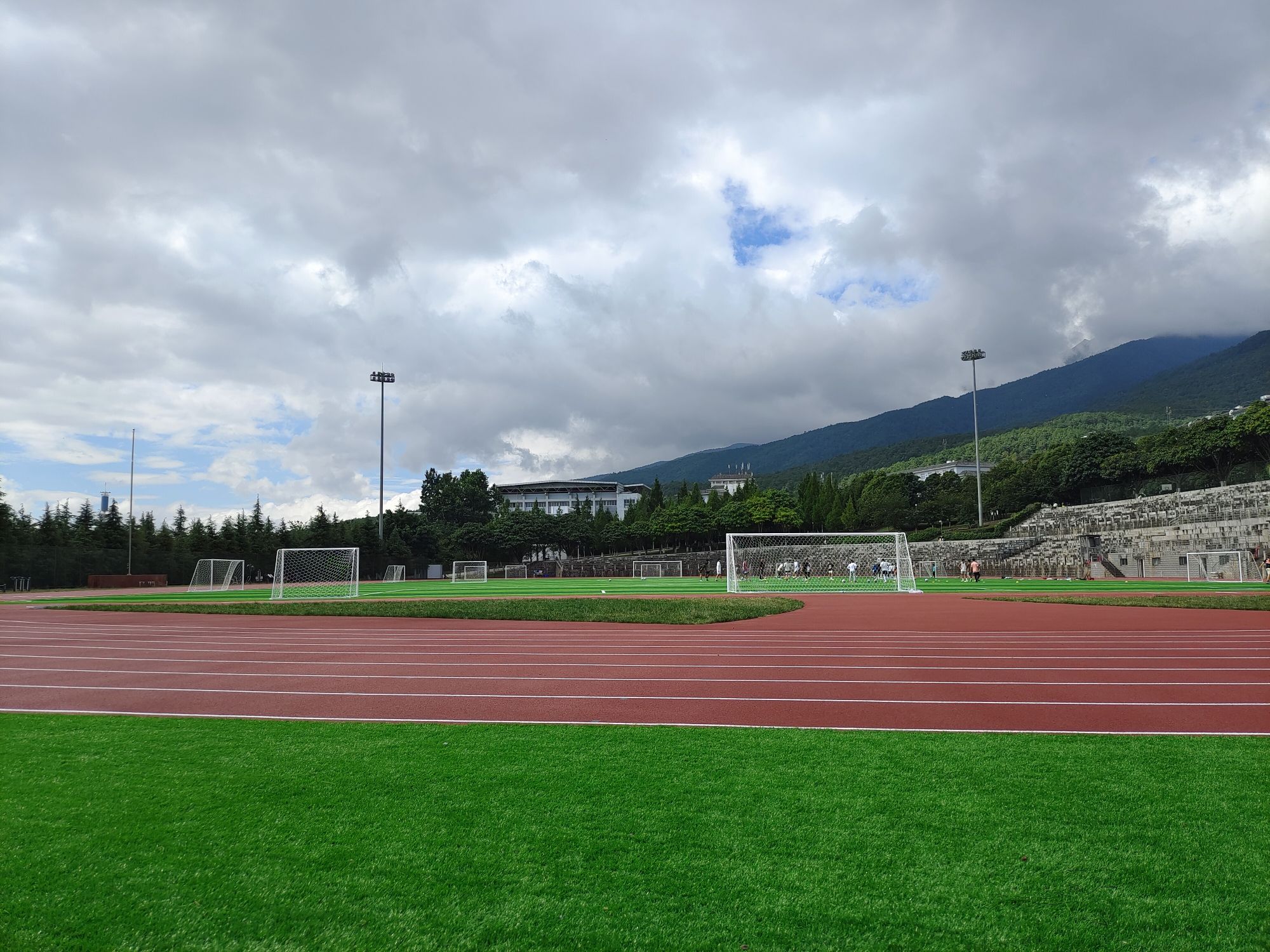 大理大学古城校区南运动场