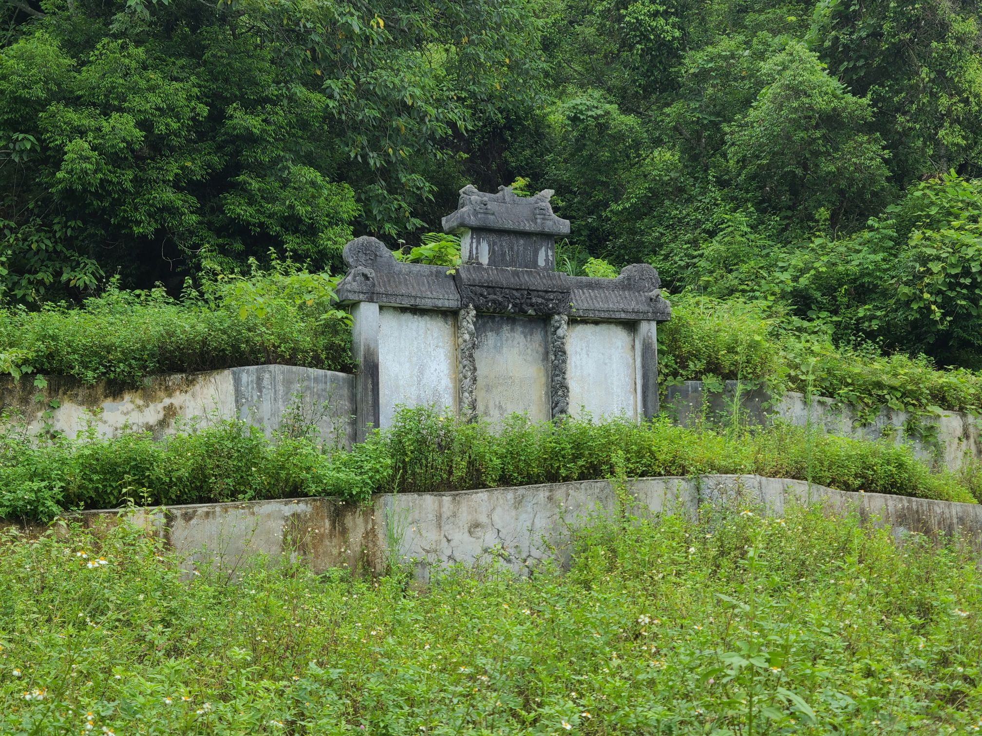 苏元春之父苏保德衣冠墓
