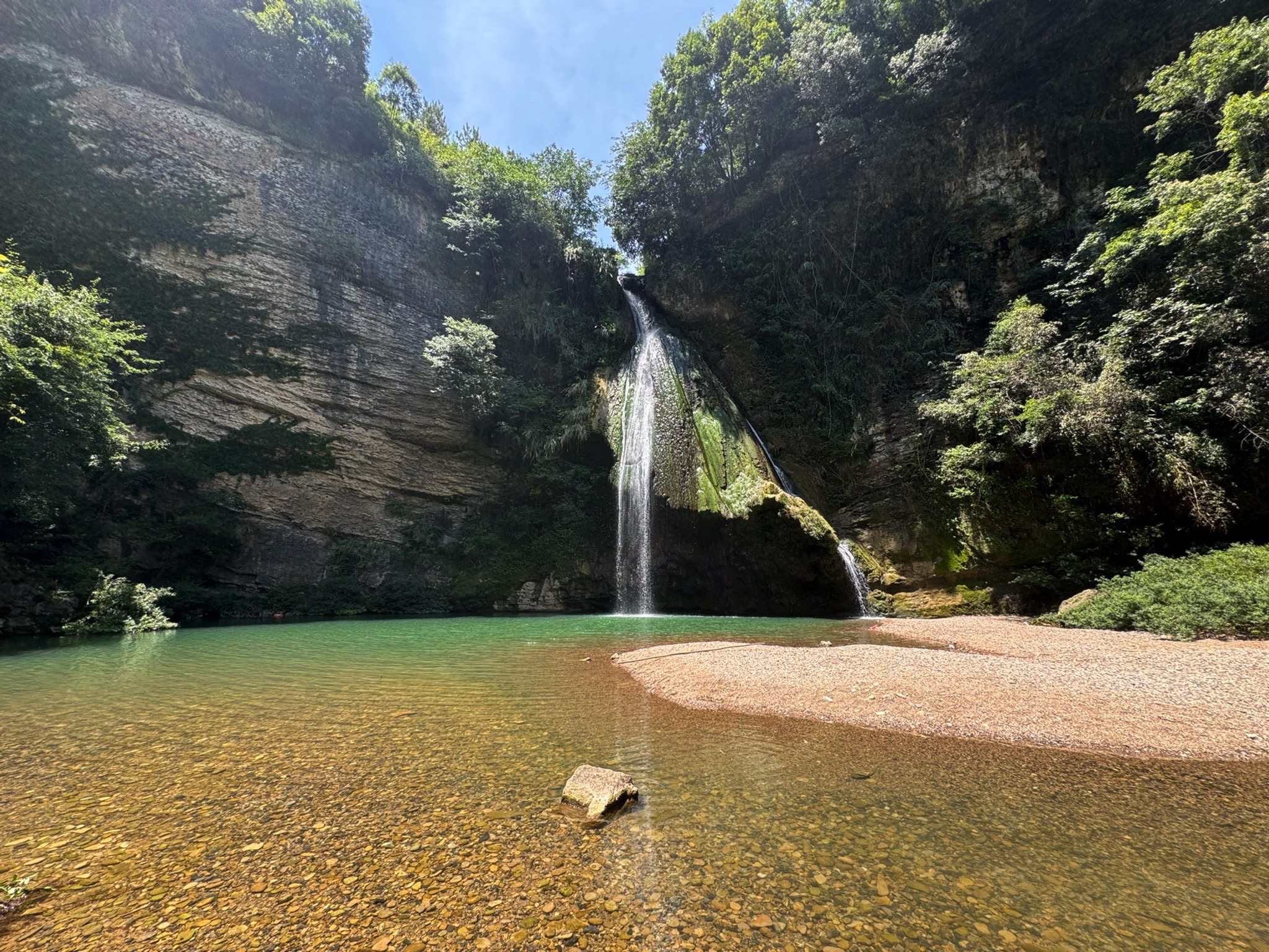樱花溪瀑布旅行图片 1