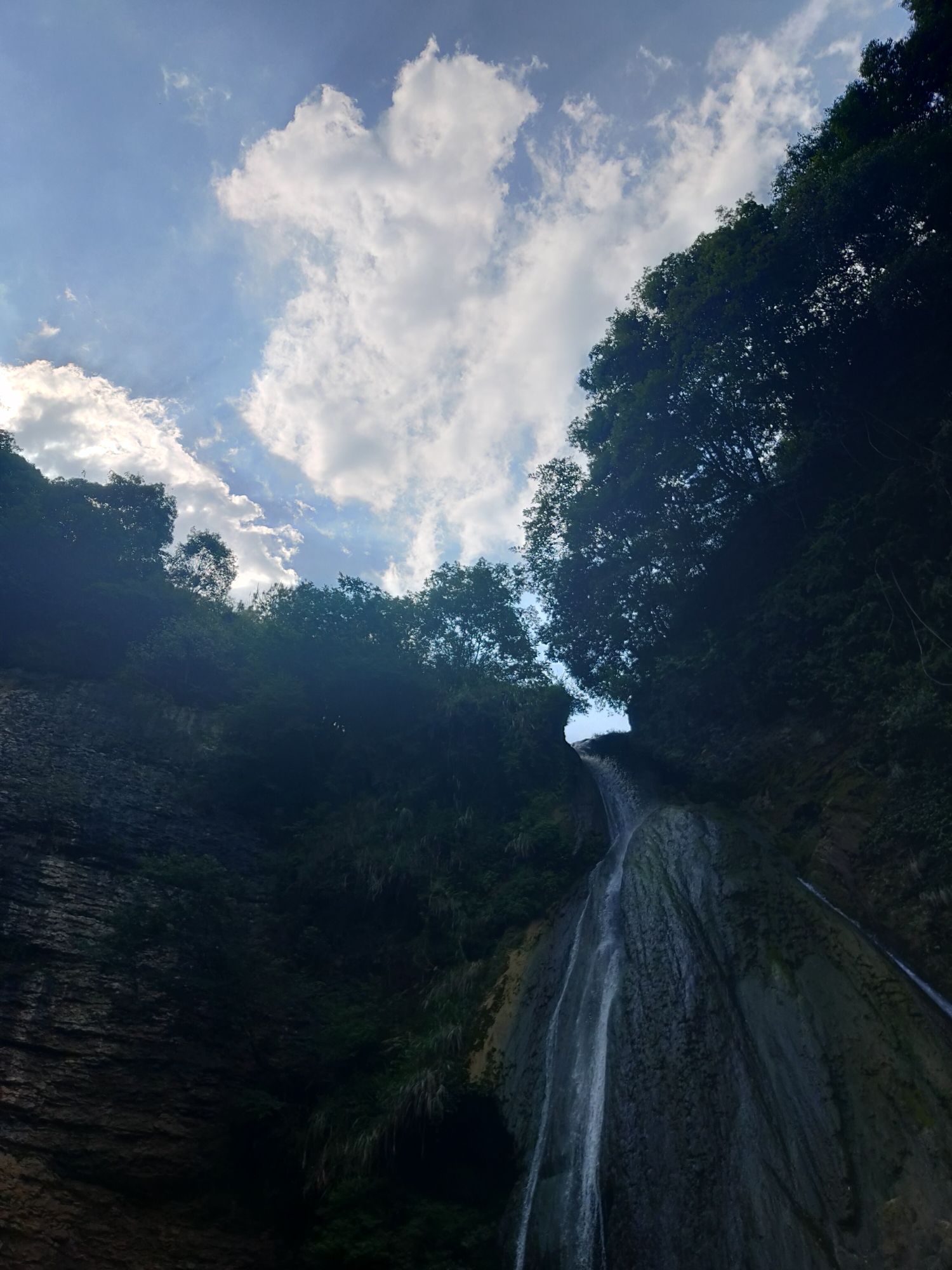 樱花溪瀑布旅行图片 1