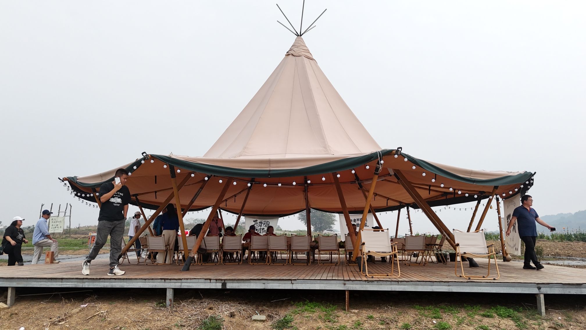 场地封面-官莲湖畔露营地