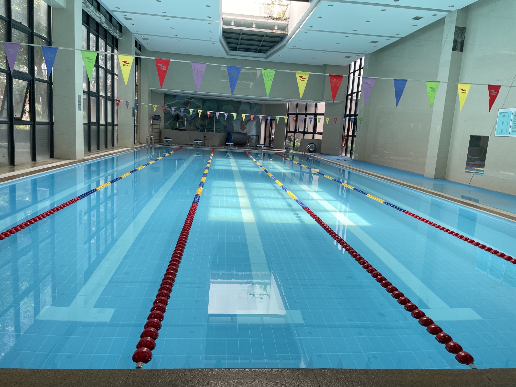 场地封面-铭威游泳俱乐部