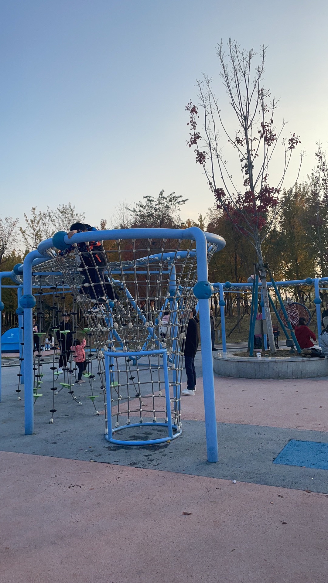 民法典主题公园旅行图片 3