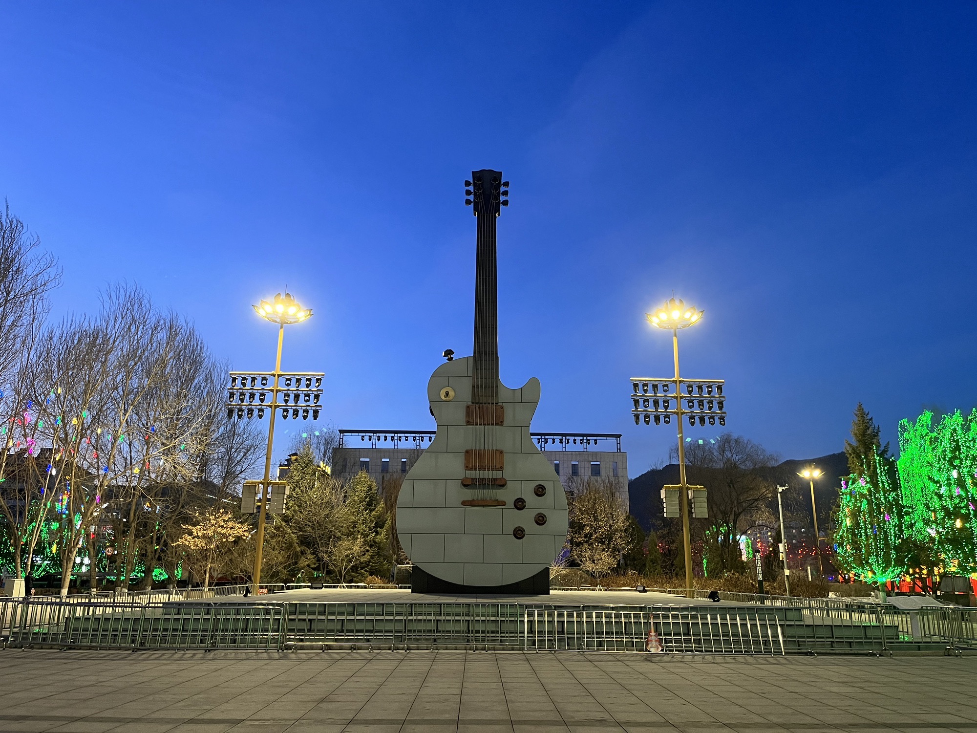 集安市大吉他主题广场旅行图片 2