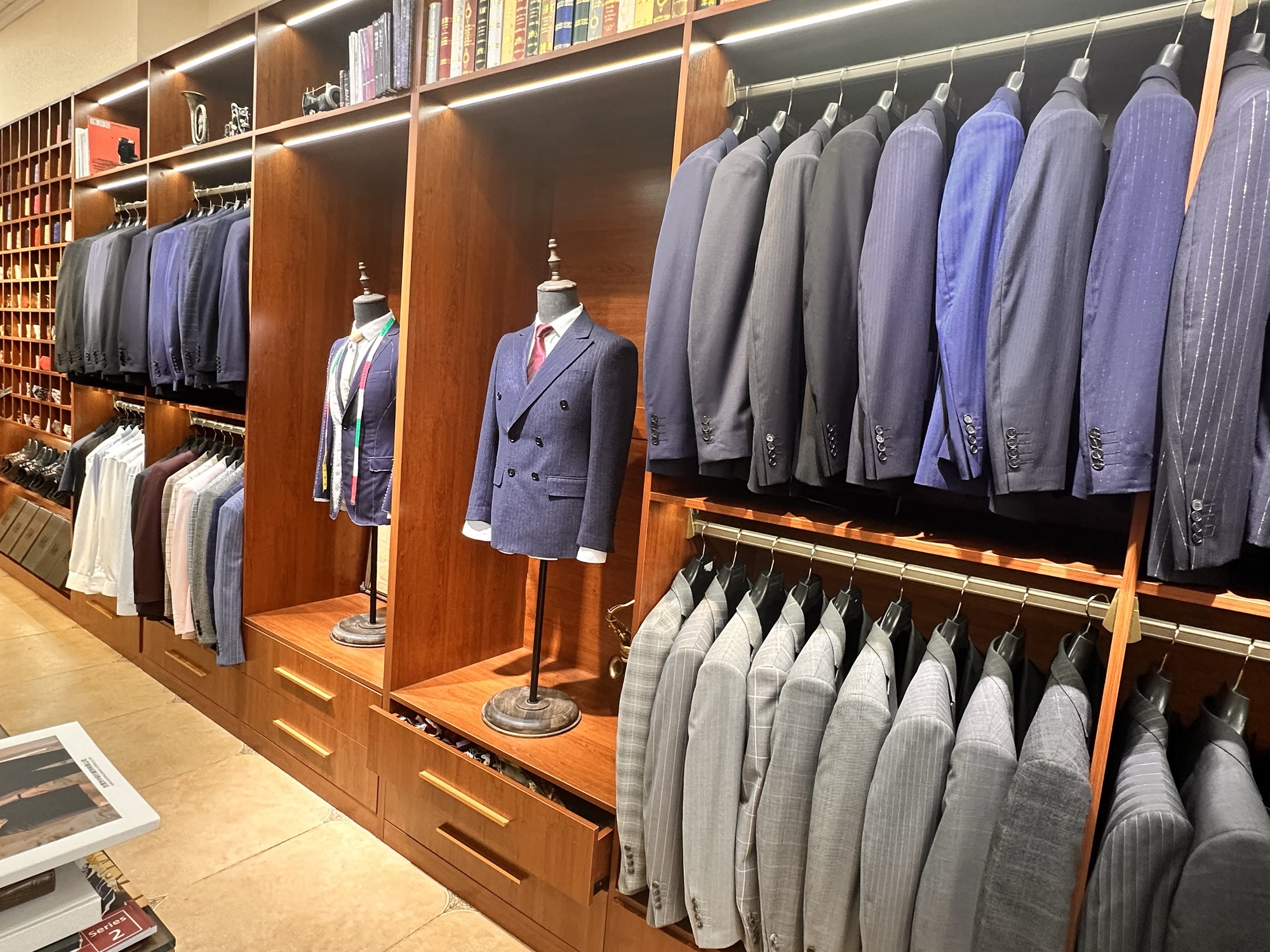 Martin马丁西服定制(万达中央华城店)