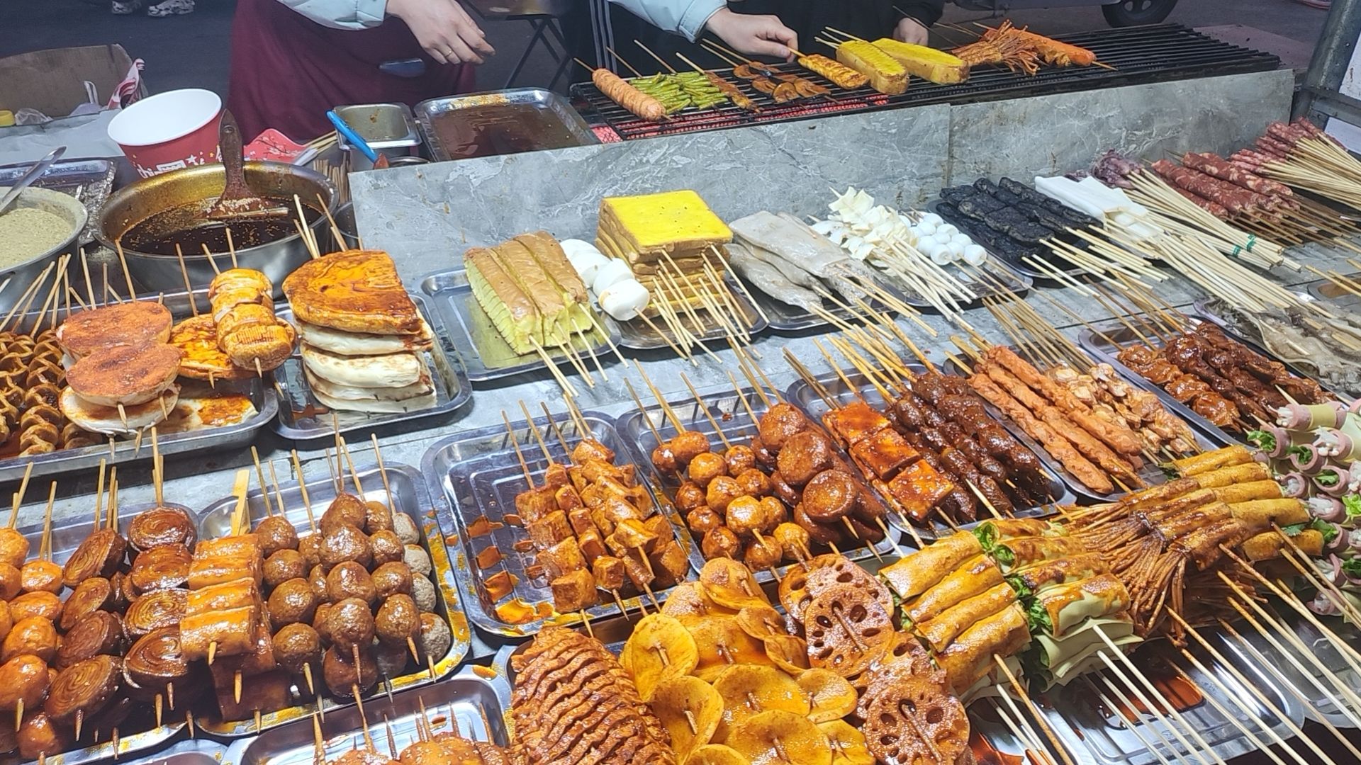 御沁园美食生活广场内部环境