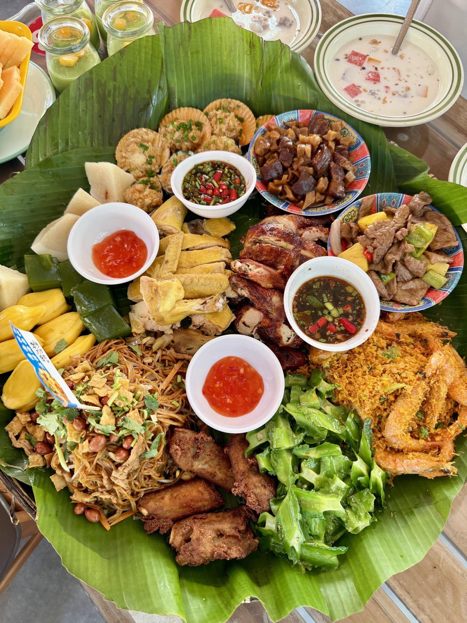 琼阿妹·文昌鸡簸箕宴(海棠湾店)