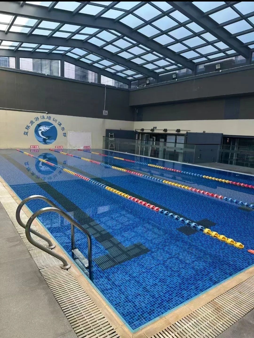 场地封面-加州游泳健身云岗店