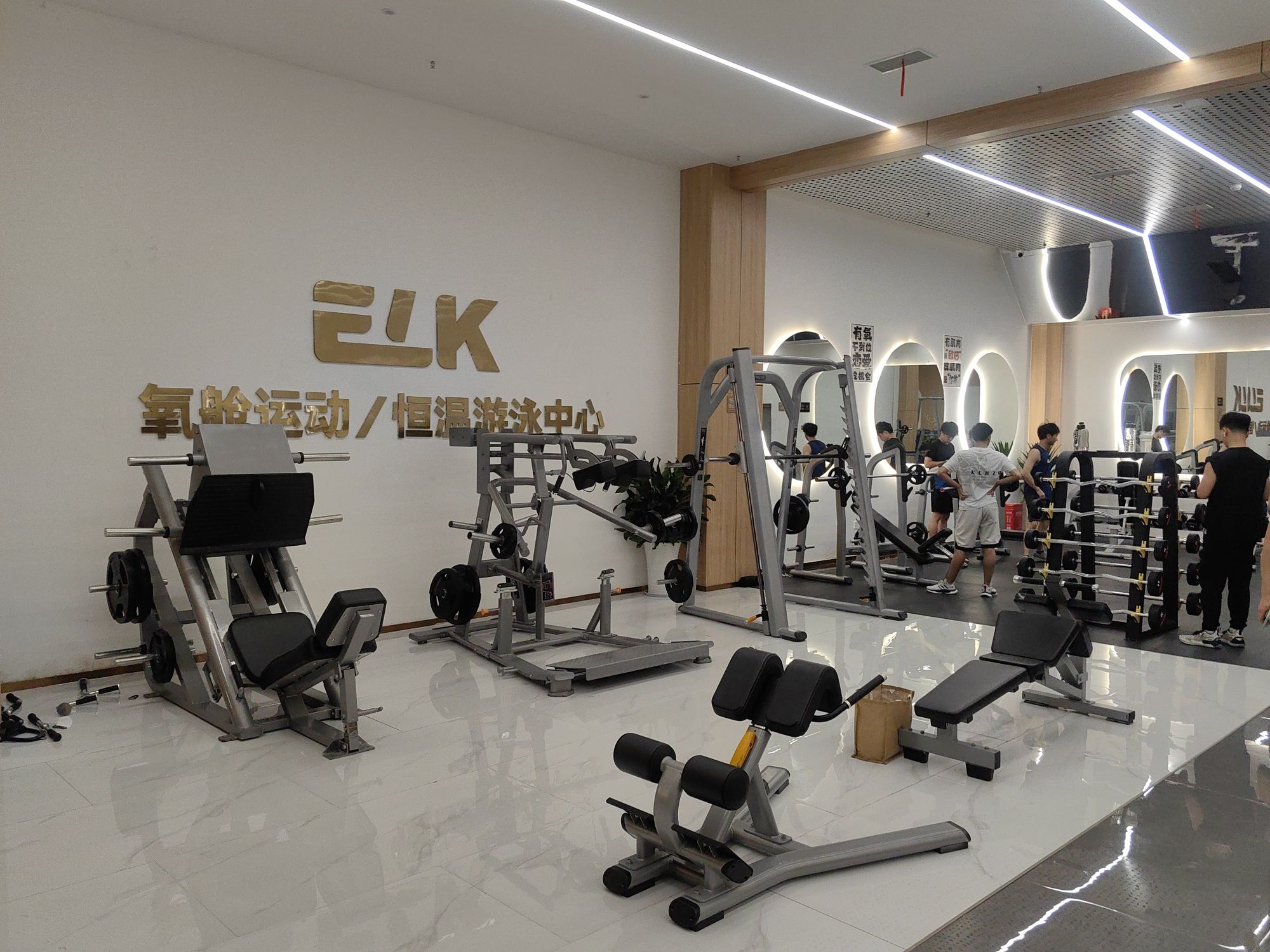 ELK氧舱运动.恒温游泳中心