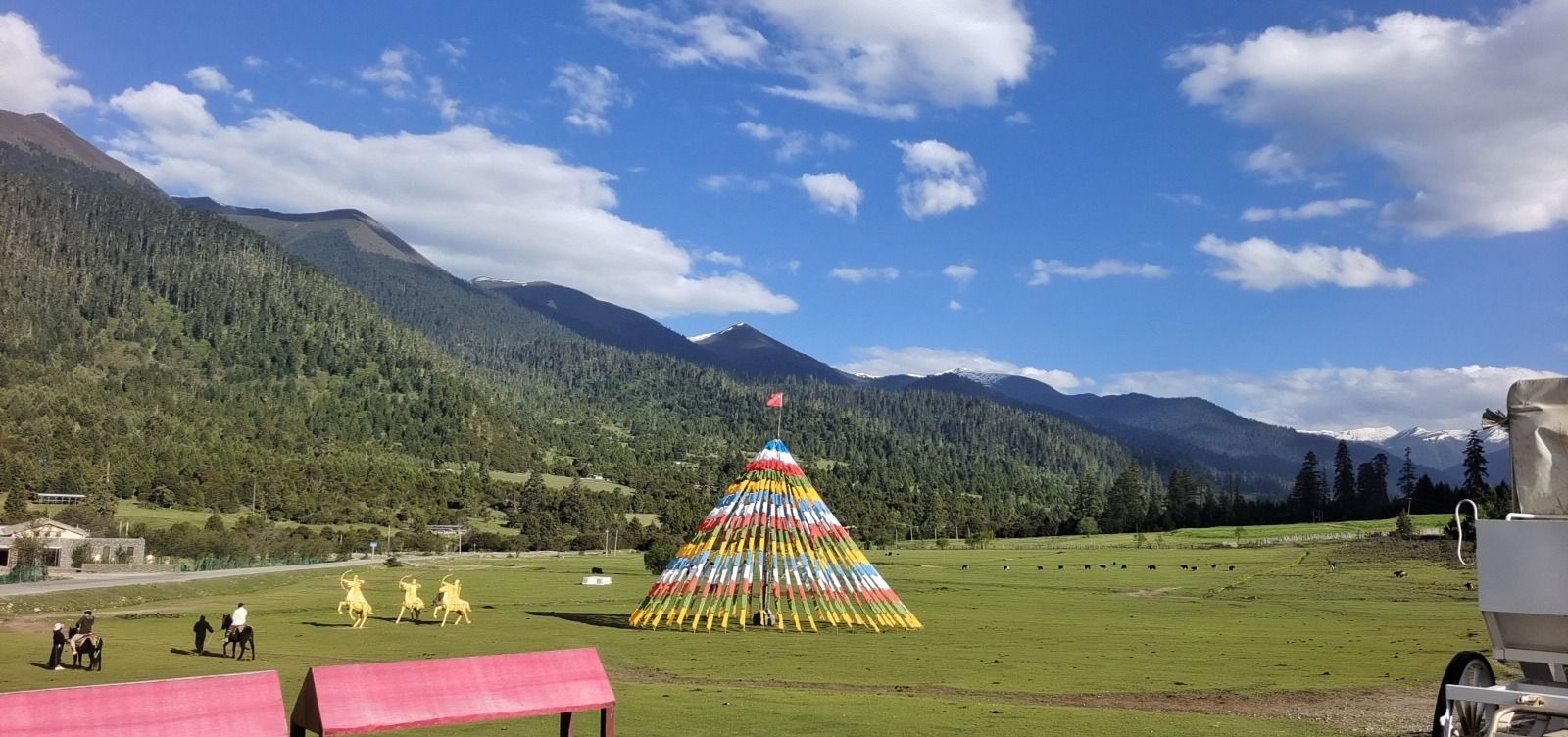 鲁朗骑马场射箭场