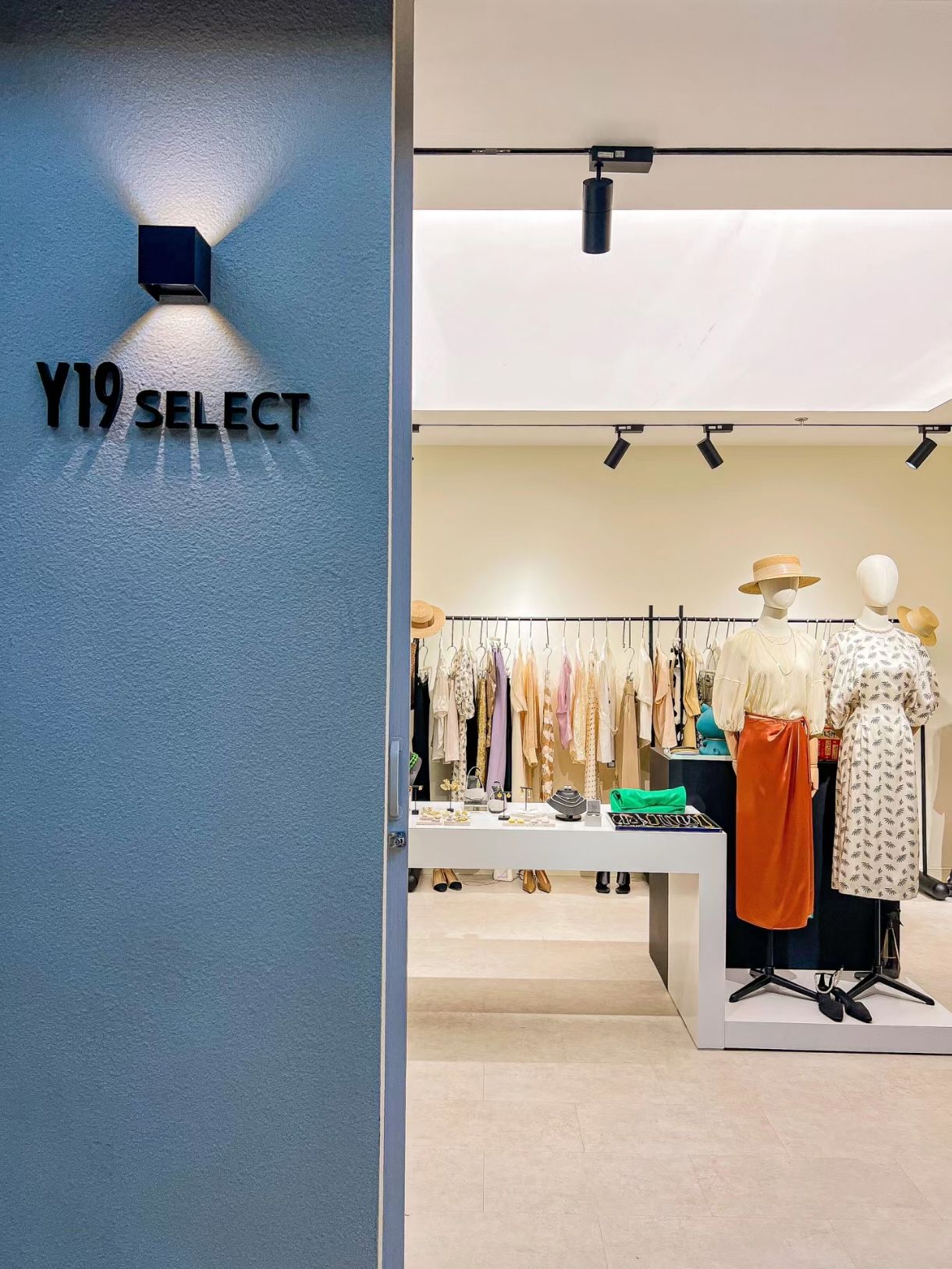 Y19 SELECT服装店