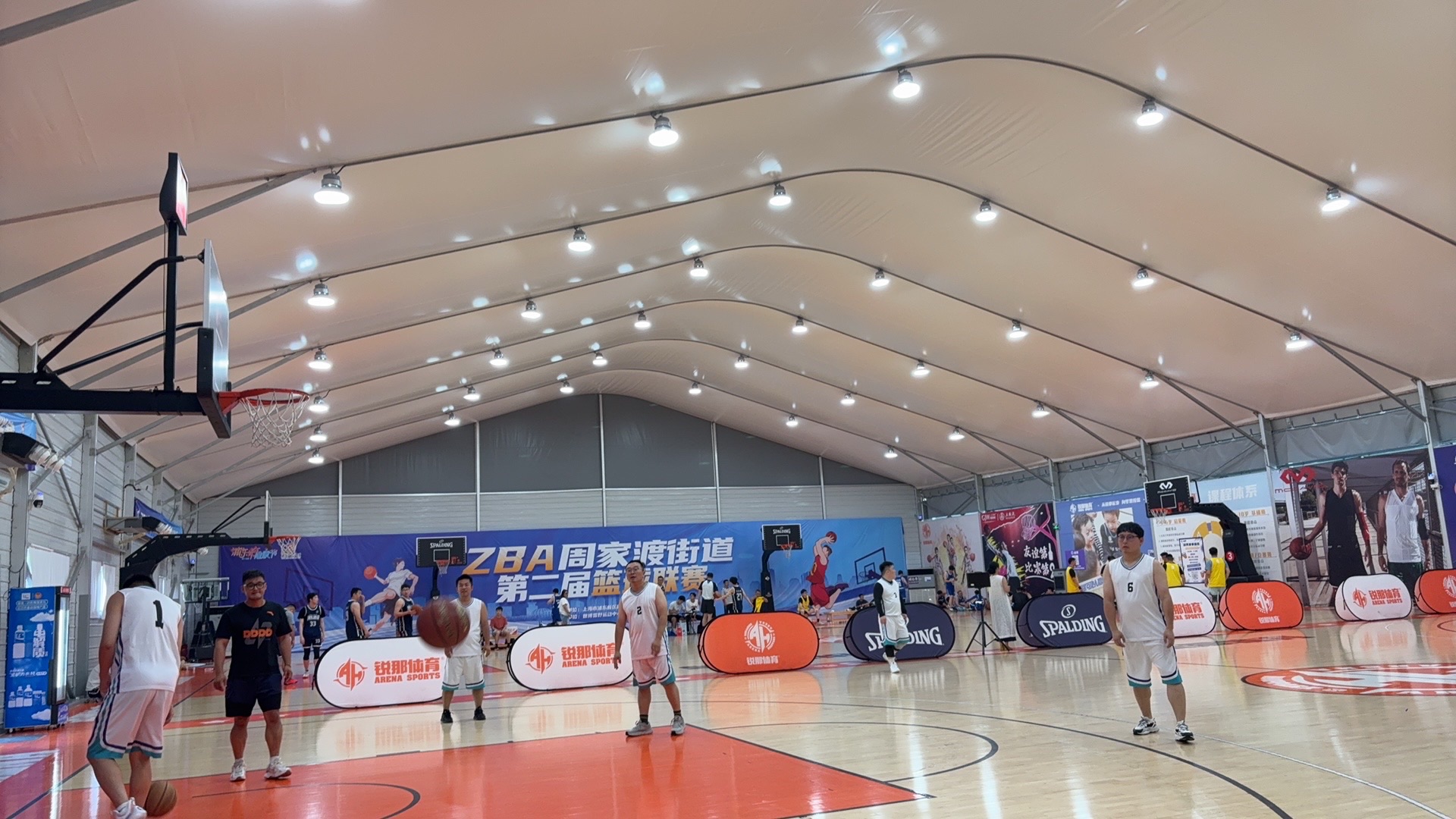 场地封面-锐那篮球羽毛球馆(世博店)