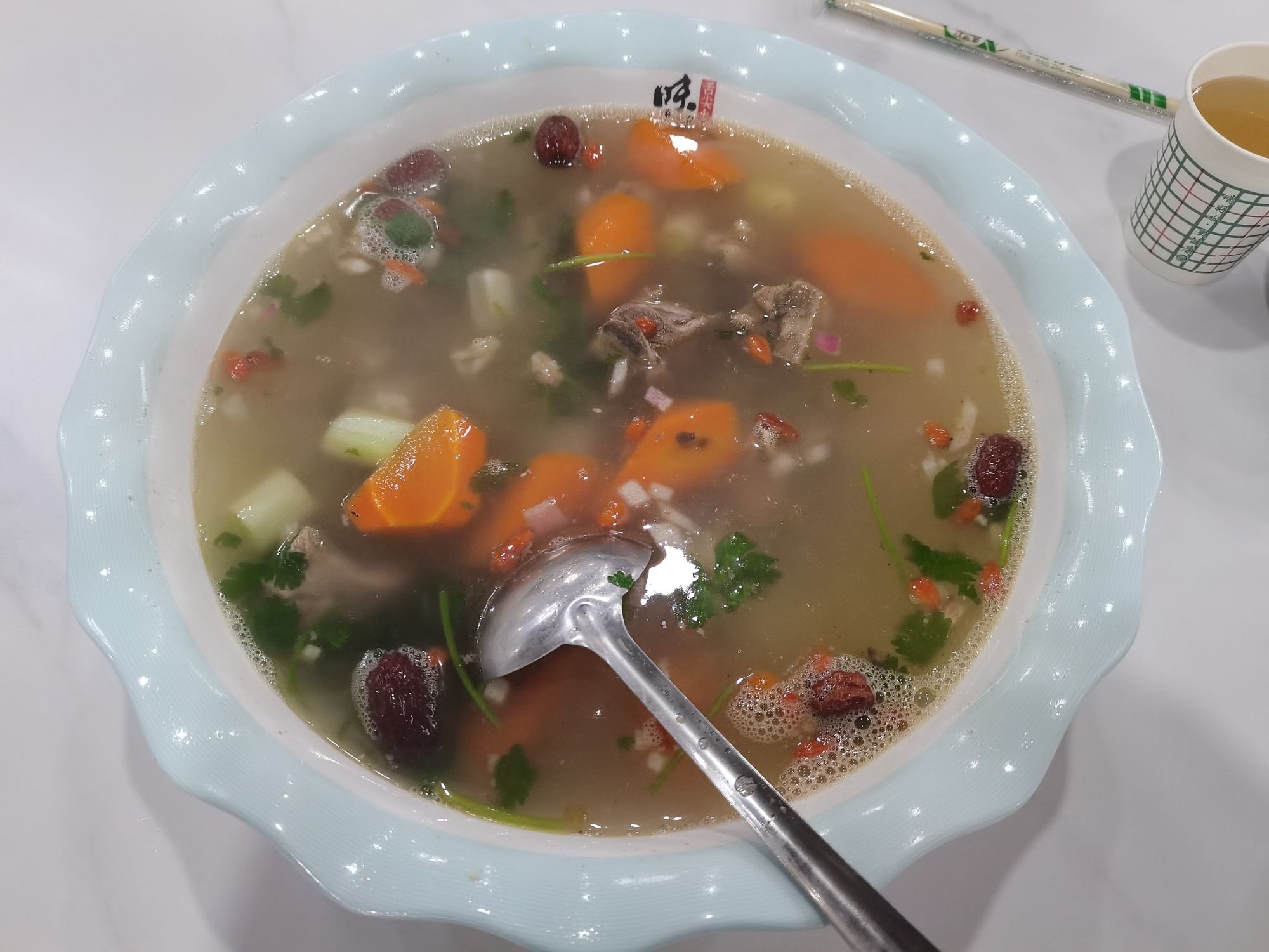 沁麦喜新疆菜手抓肉茶餐厅