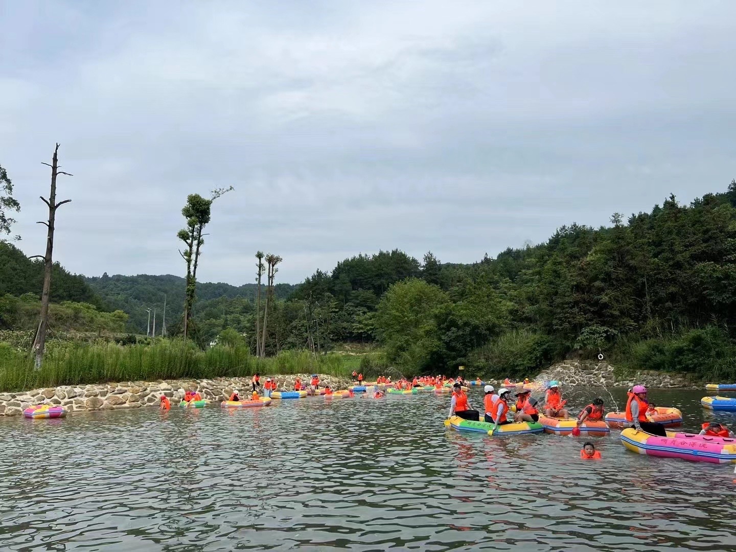 明月谷探险漂流旅行图片 2