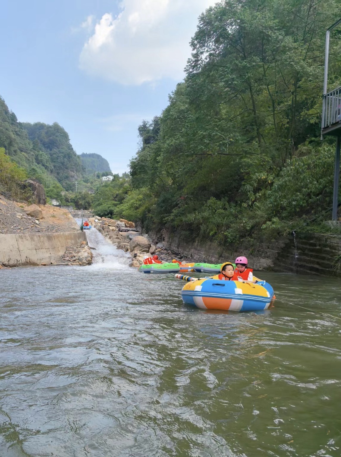明月谷探险漂流旅行图片 3