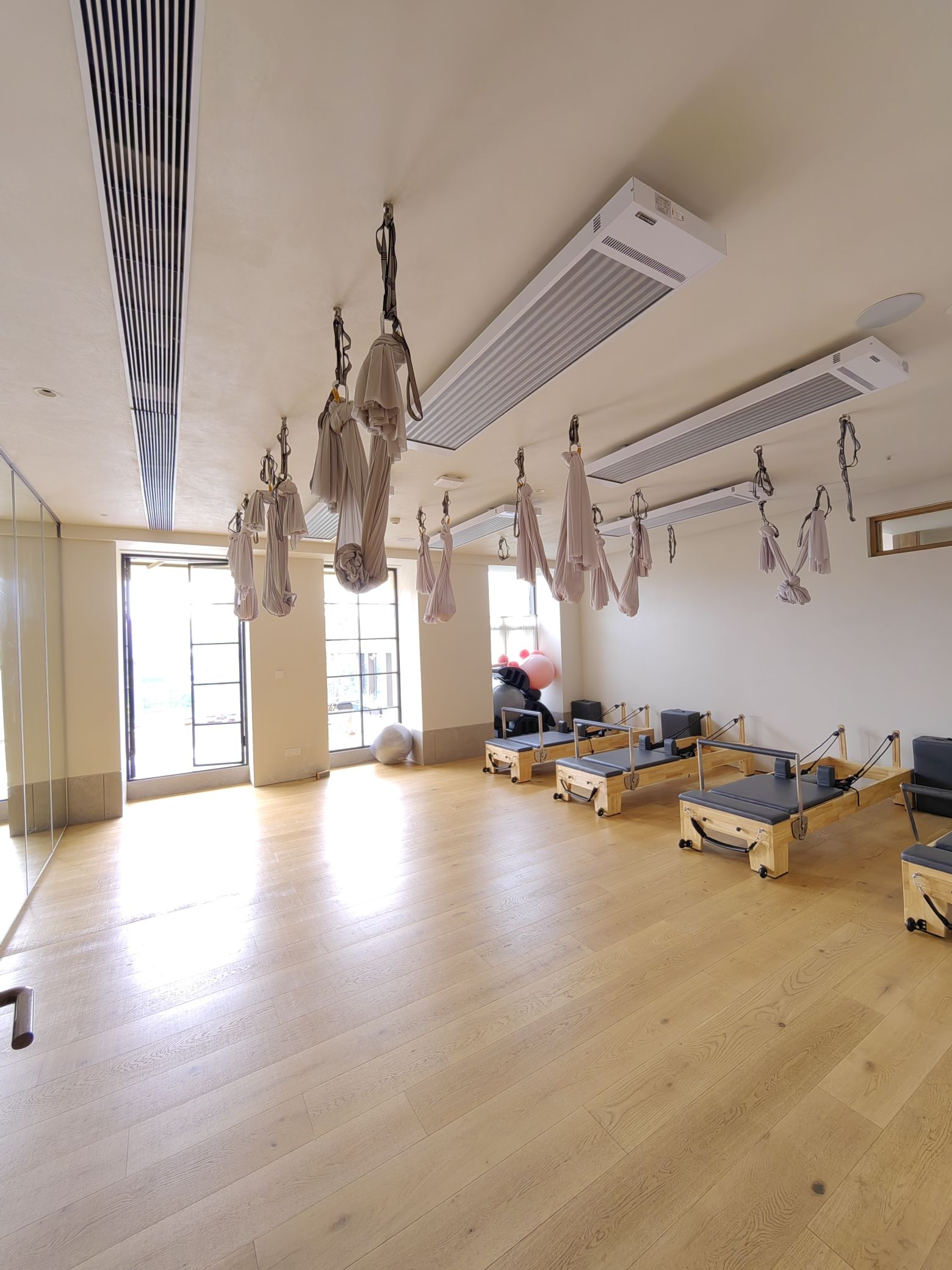 场地封面-HelloWhite 你好瑜伽(人和店)