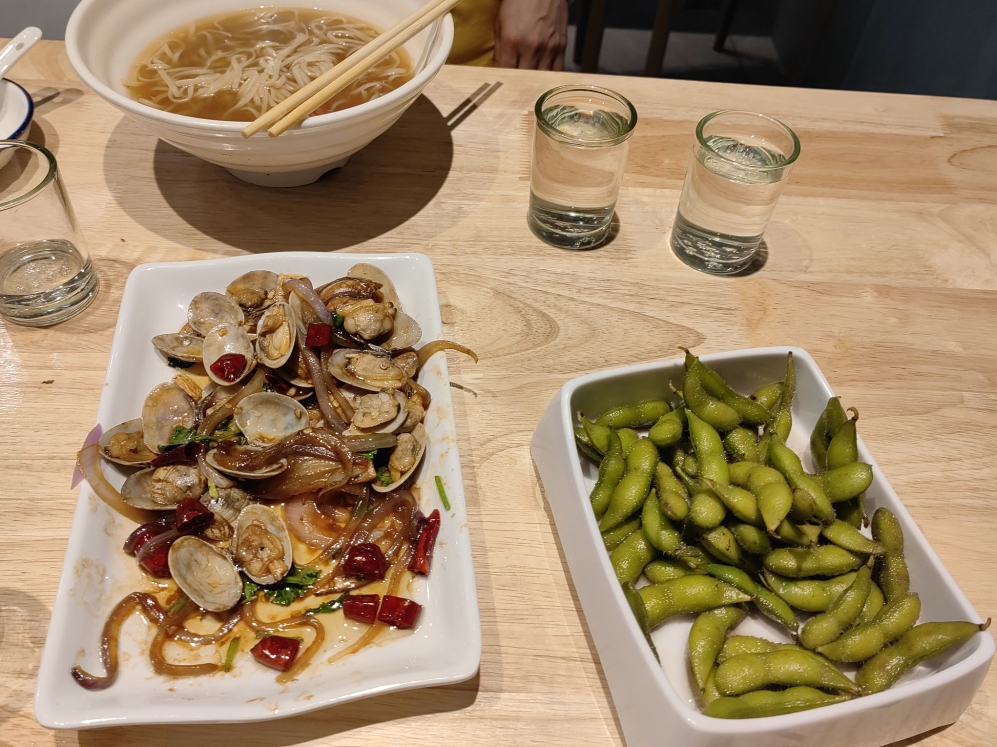 吉味居海鲜大排档(美兰机场店)