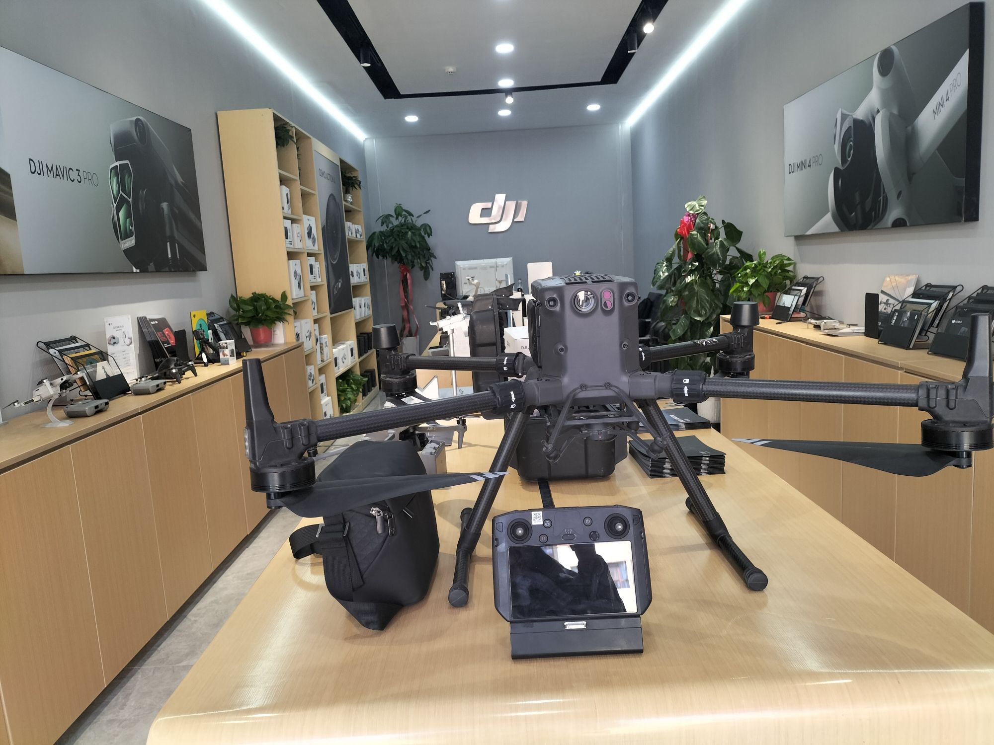 大疆无人机(酒泉授权体验中心)