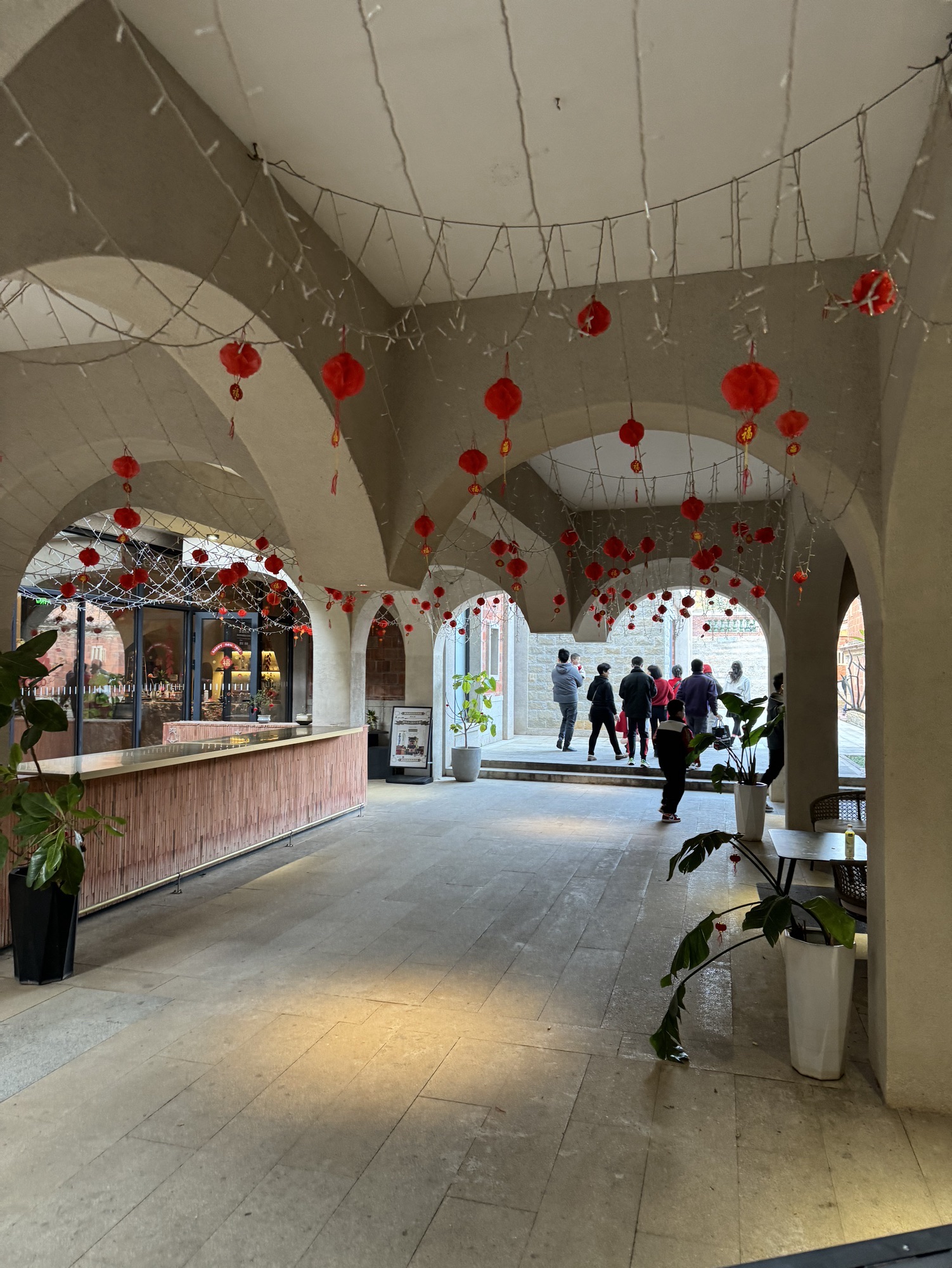 坑墙楼旅行图片 3