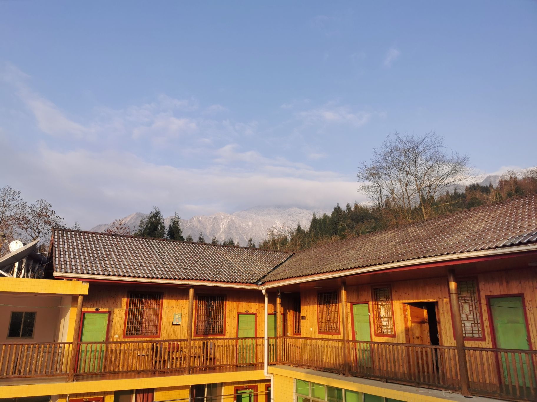 场地封面-坐望森林民宿露营地