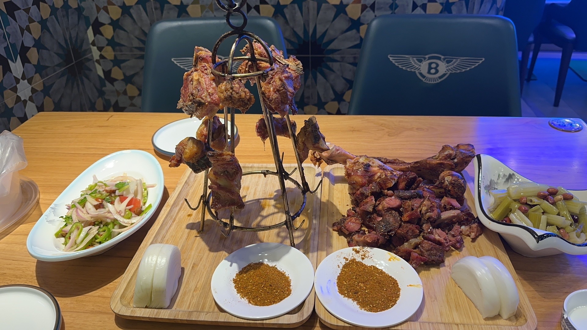壹号院烤全羊音乐餐厅(德港店)