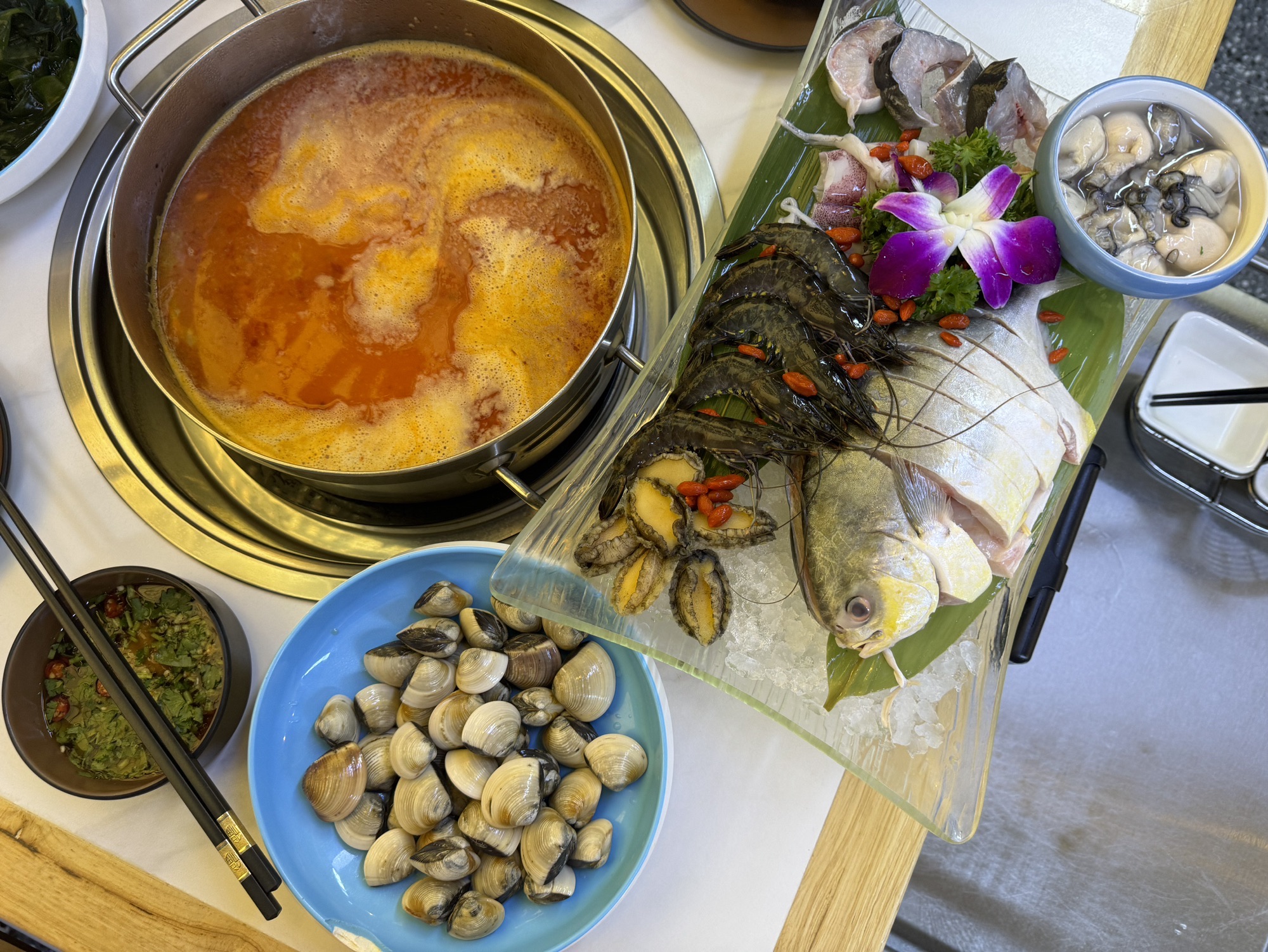 文昌小老弟糟粕醋·海南椰子鸡椰奶鸡(三亚湾外贸路店)
